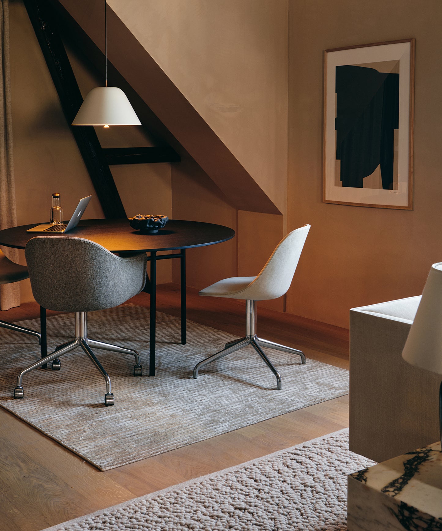 Snaregade Dining Table