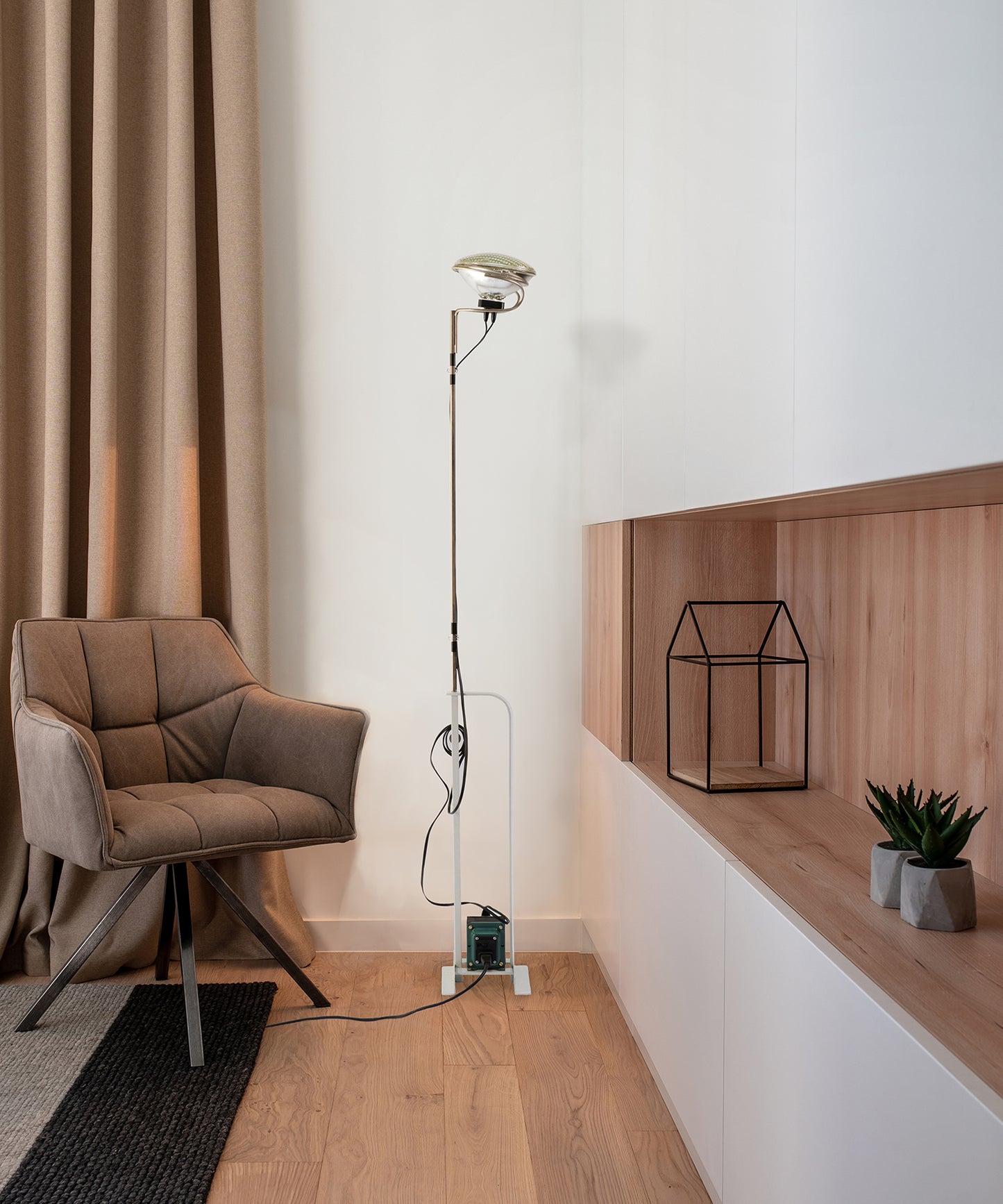 Toio Floor Lamp