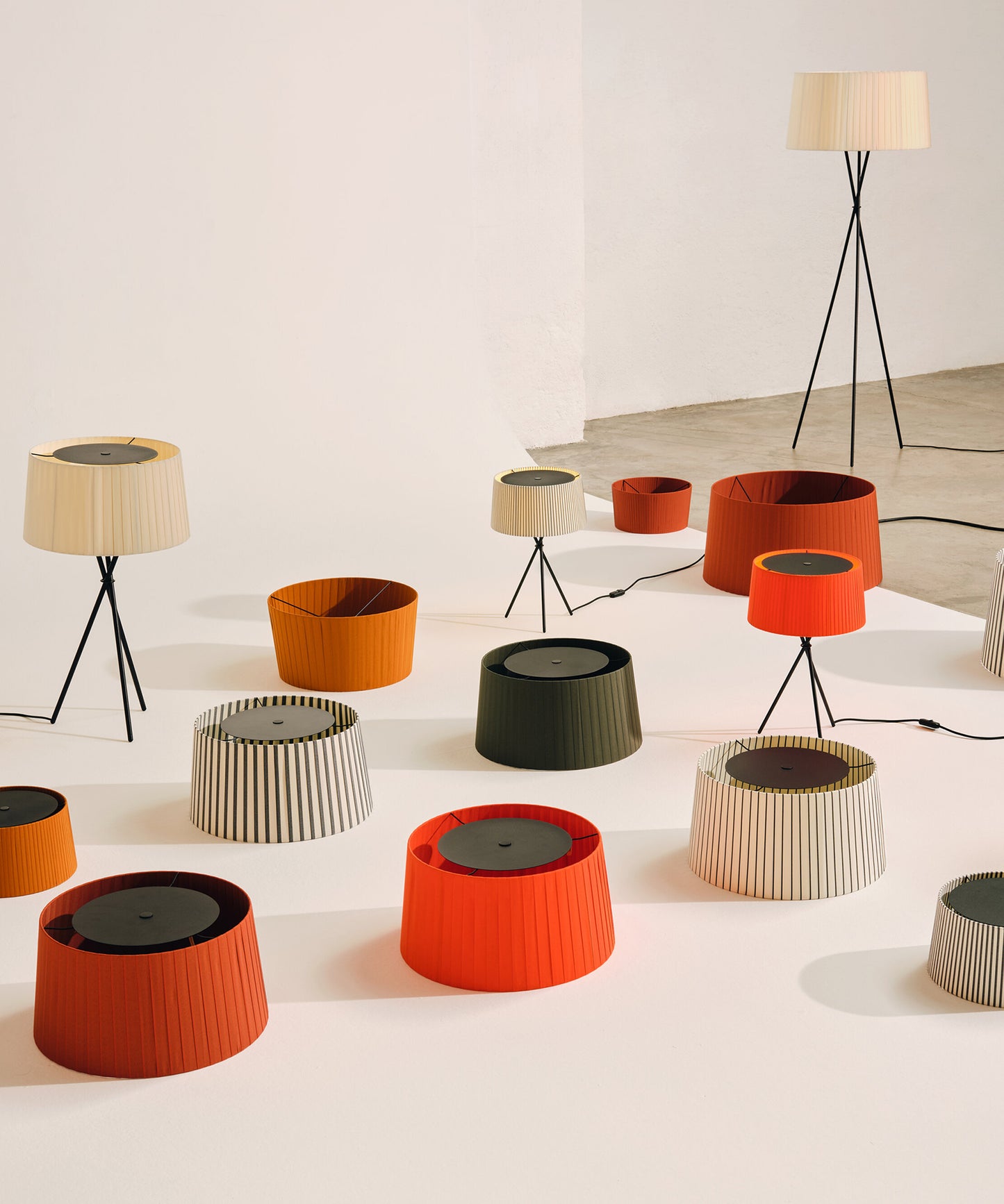 Tripode M3 Table Lamp