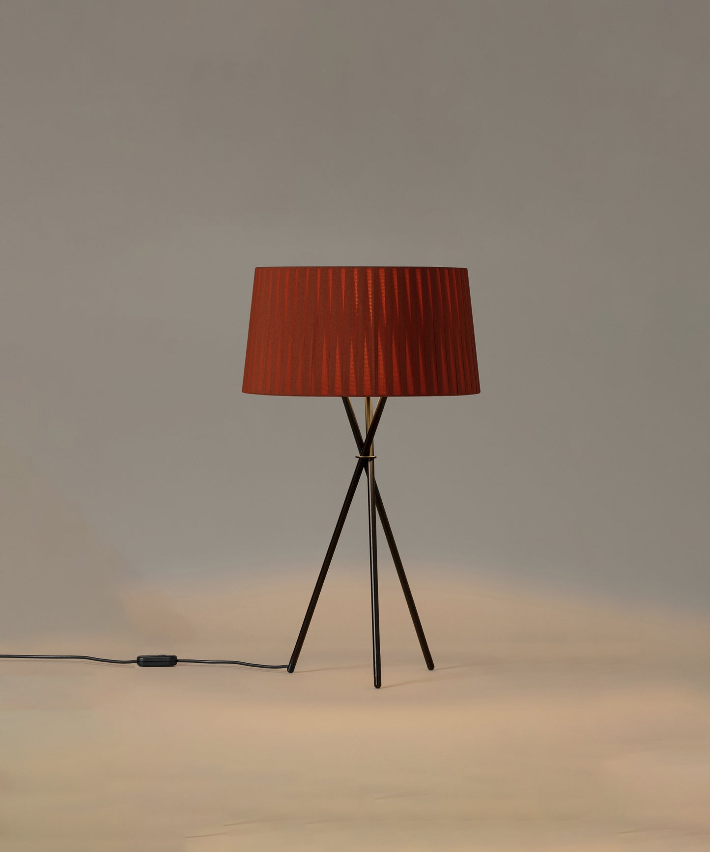 Tripode G6 Table Lamp