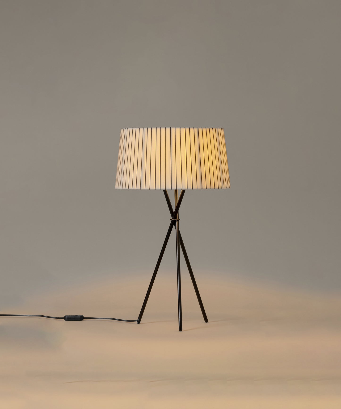 Tripode G6 Table Lamp