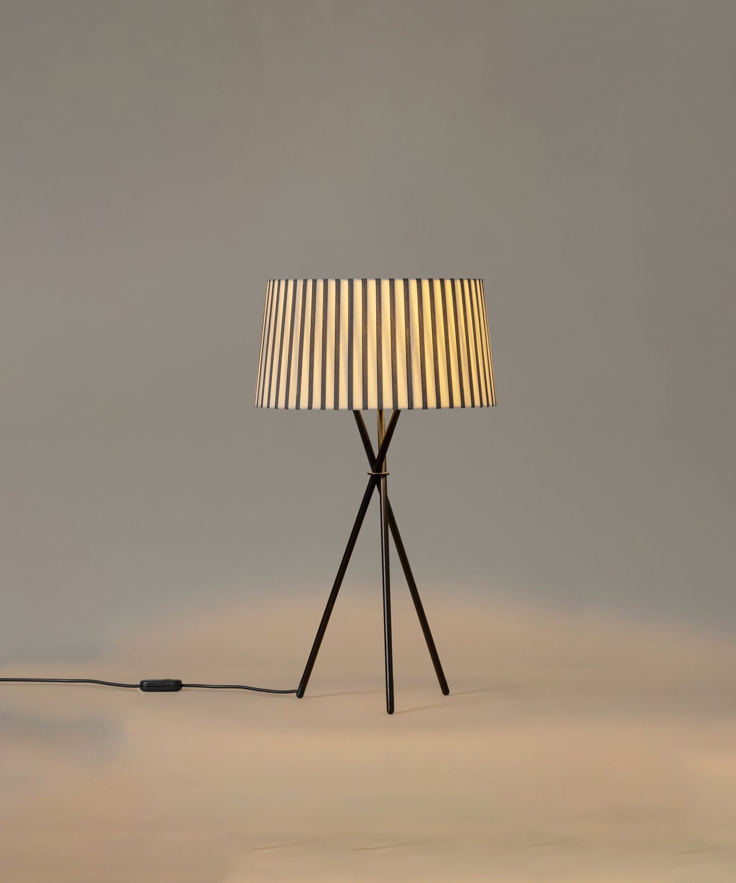Tripode G6 Table Lamp