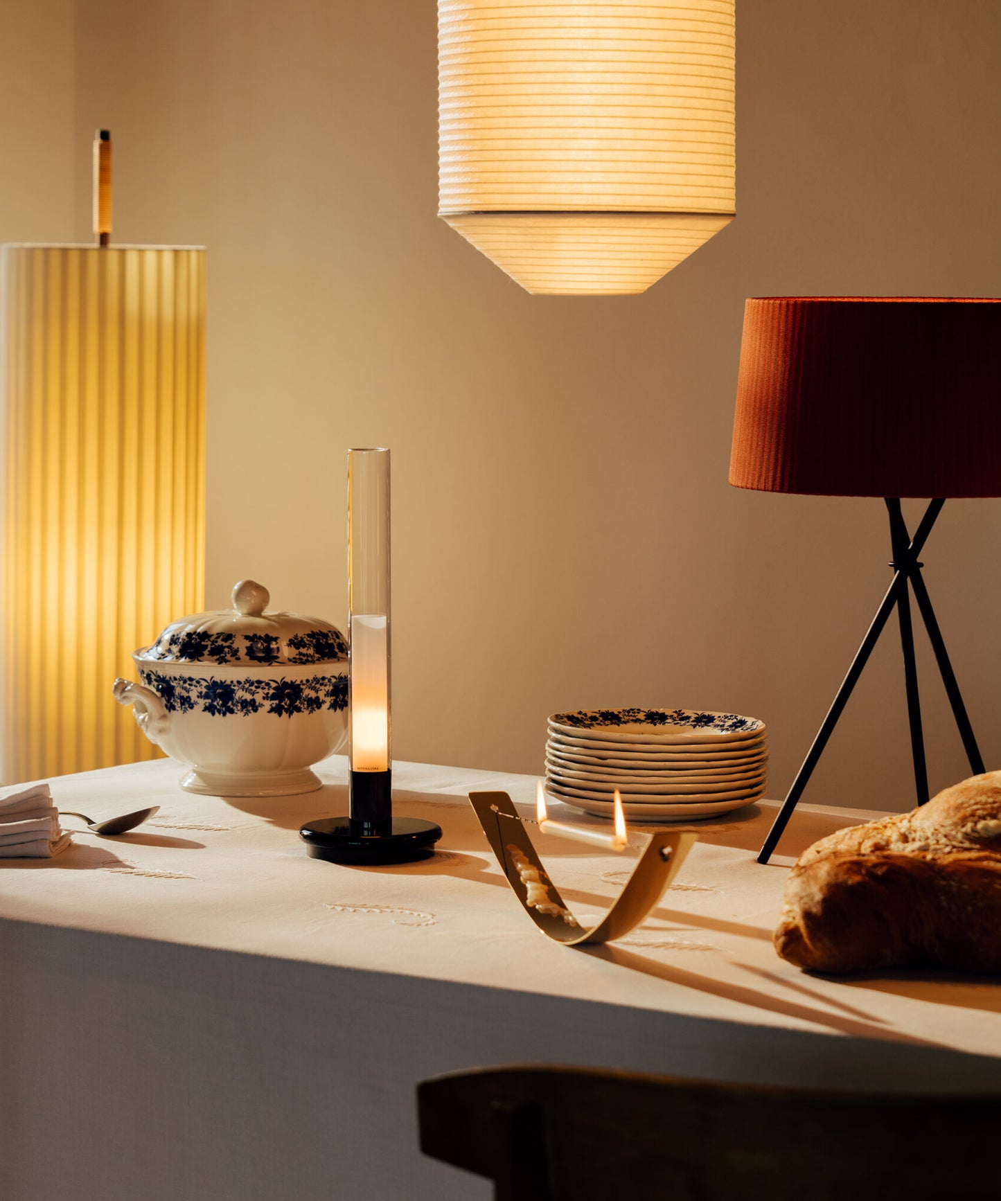 Tripode G6 Table Lamp