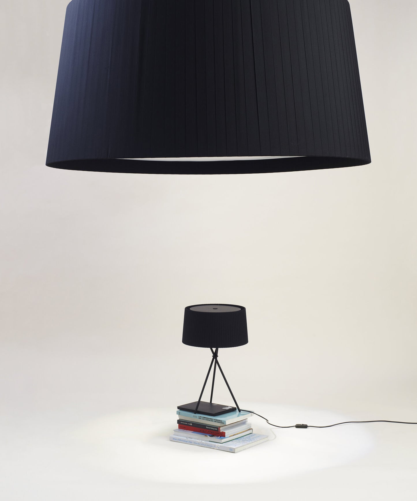 Tripode G6 Table Lamp