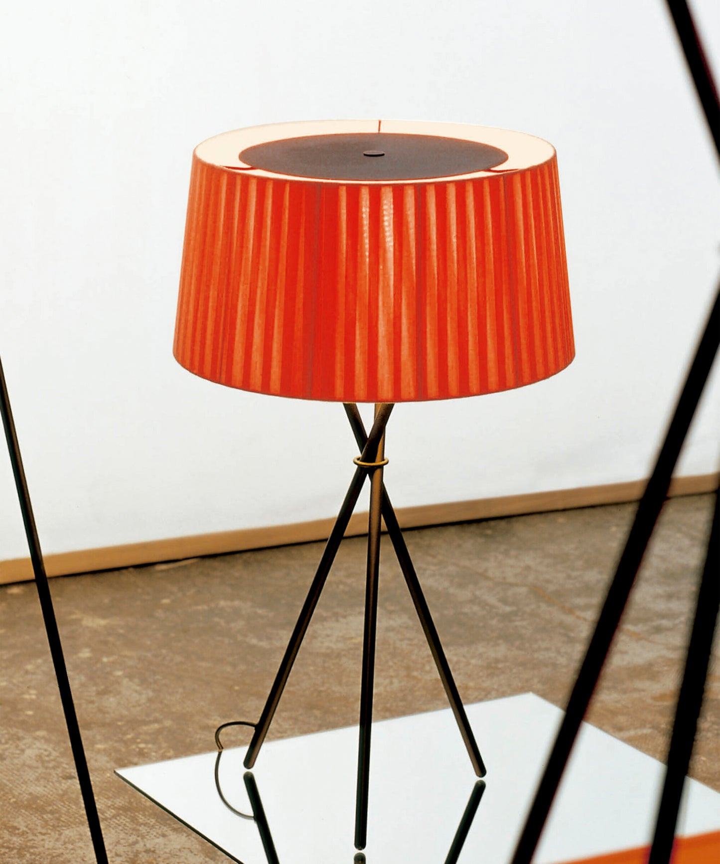 Tripode G6 Table Lamp