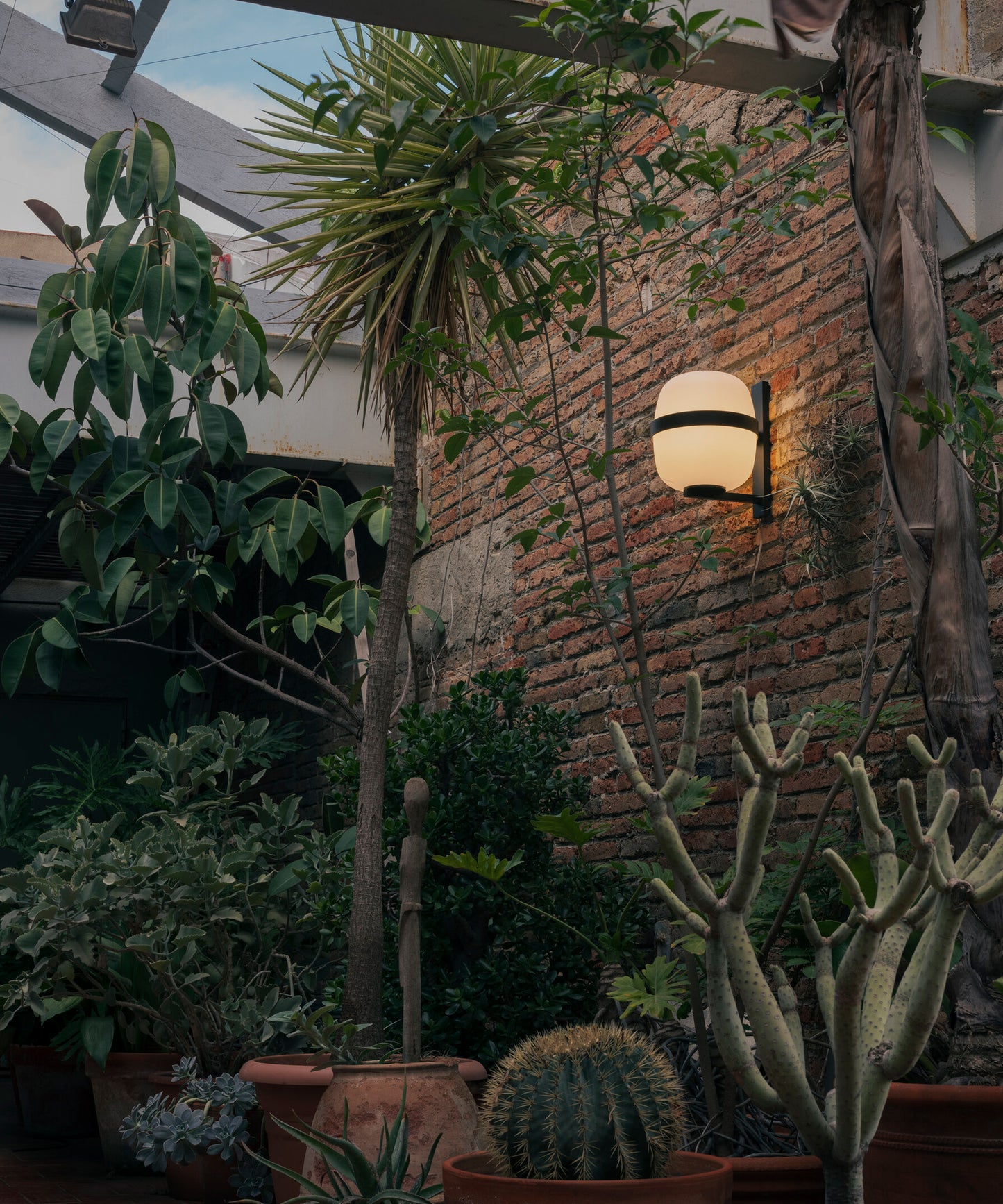 Wally Cestita Wall Lamp