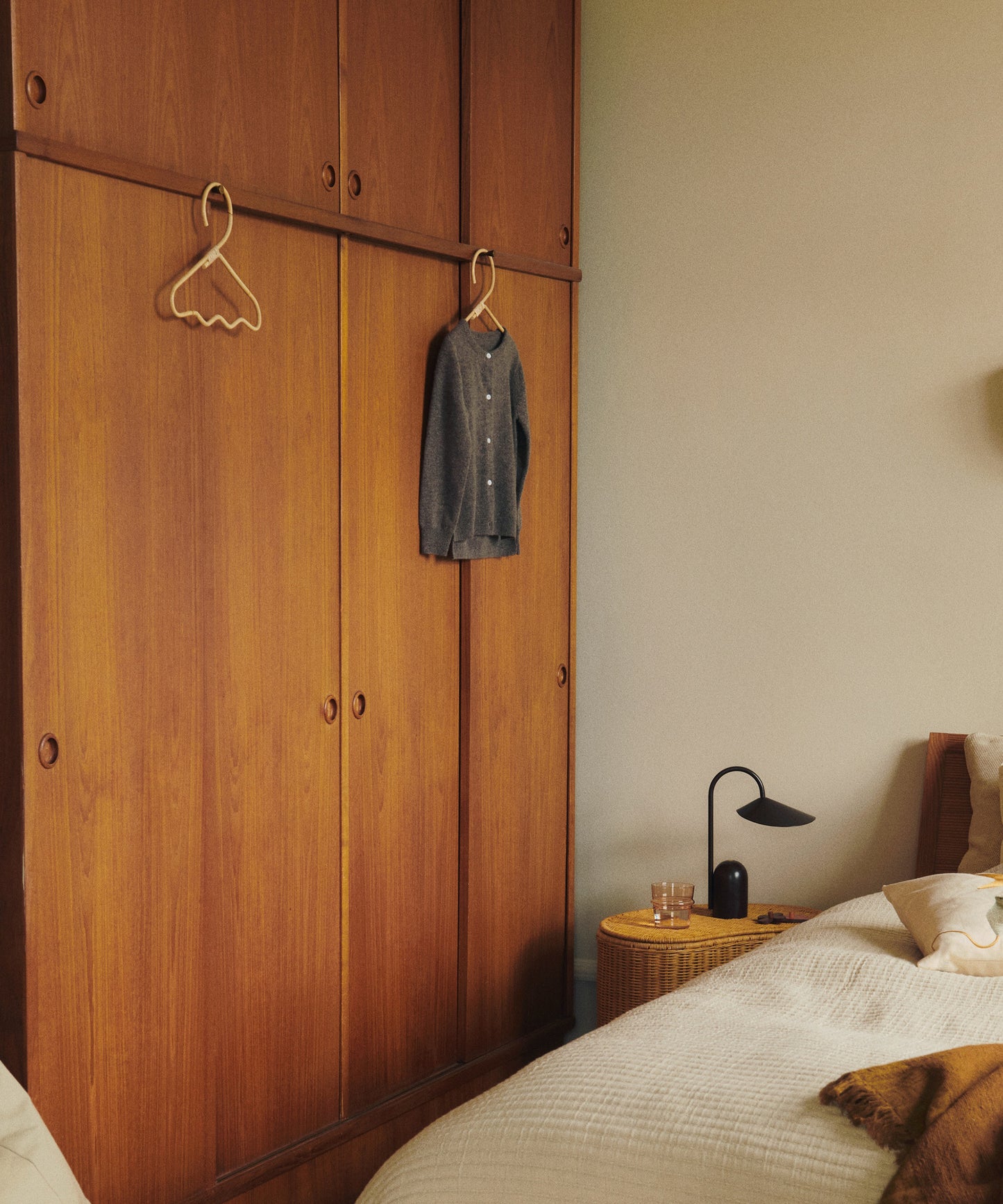 Wavi Clothes Hangers, Set of 3