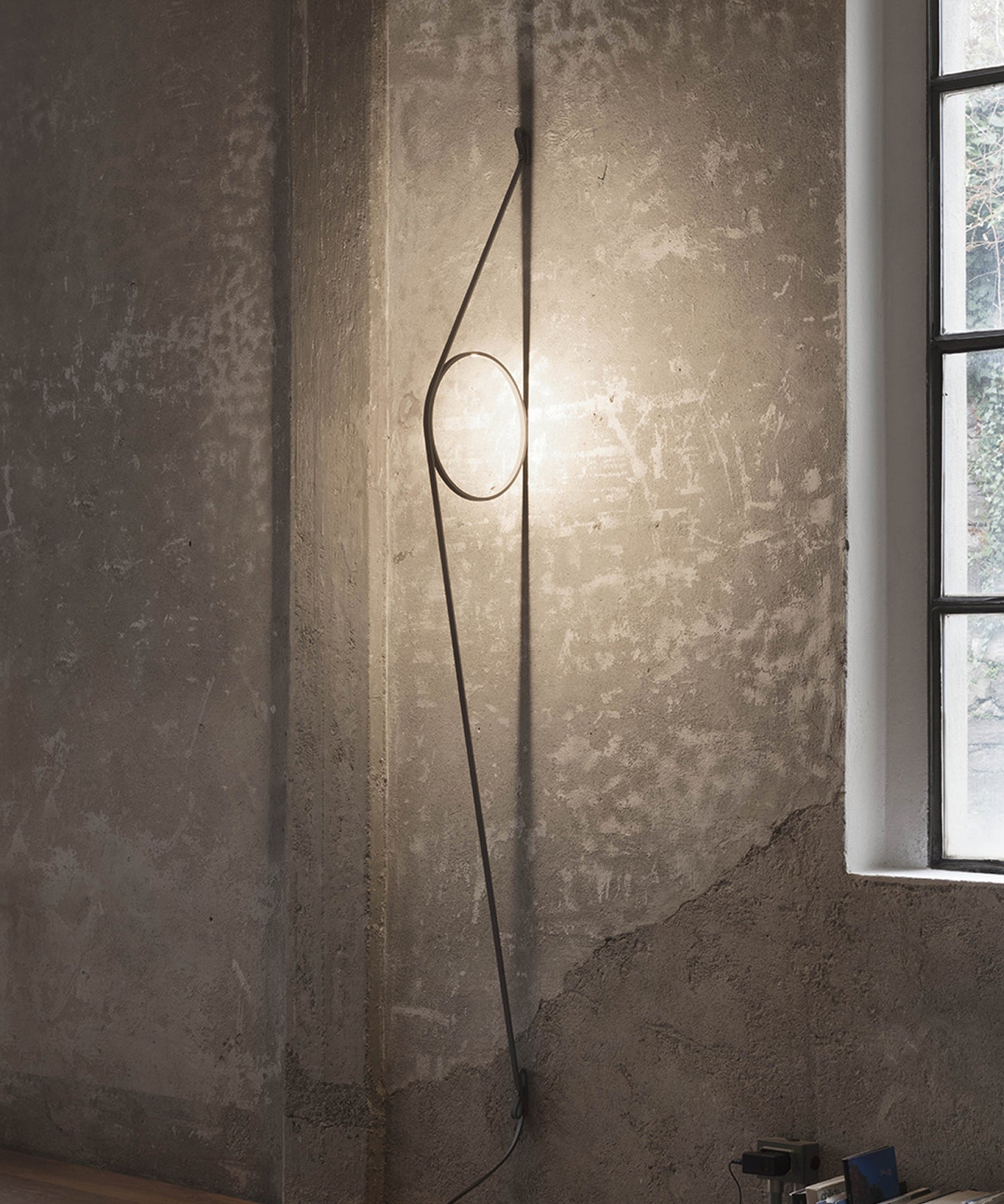 Wirering Wall Lamp