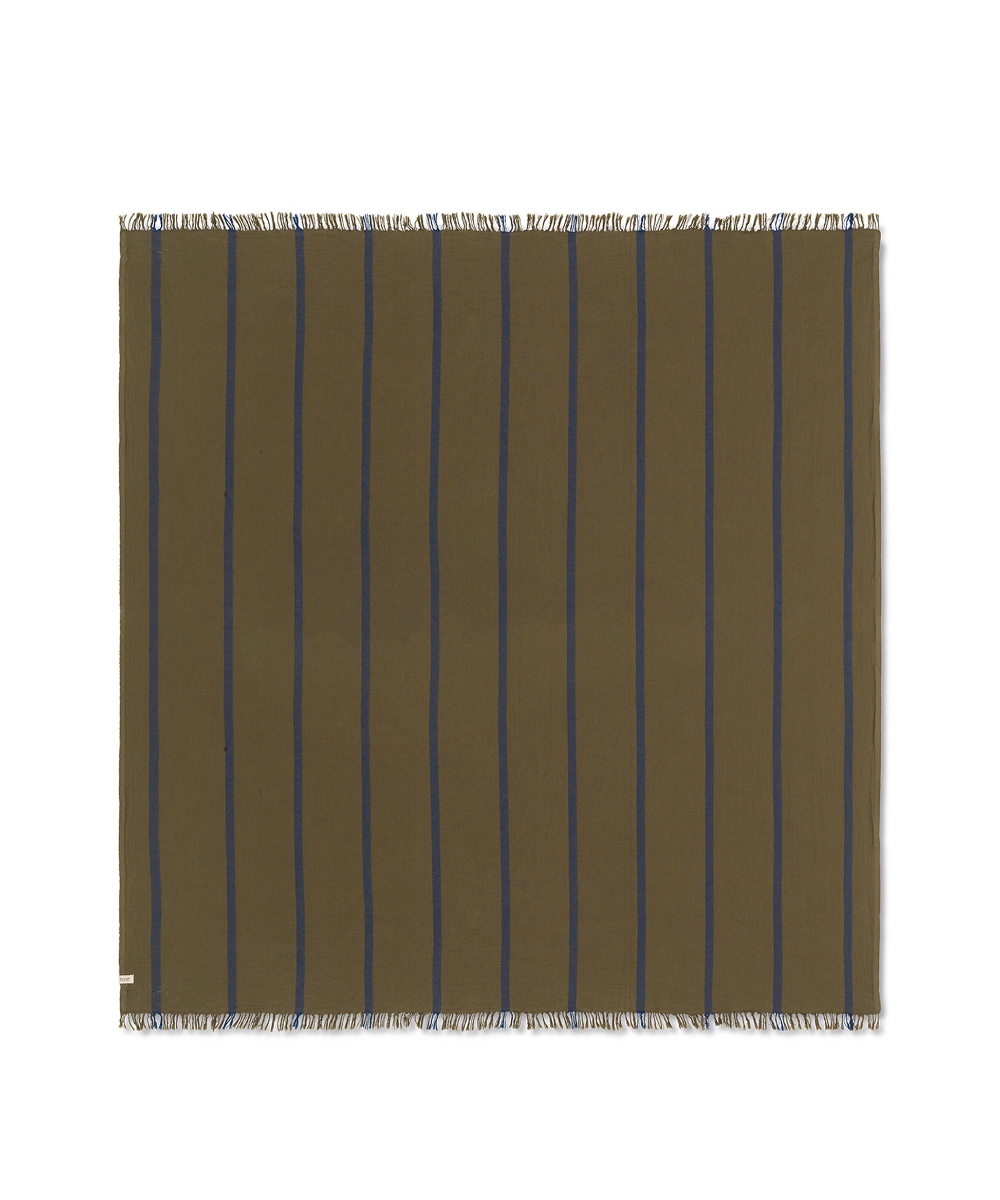 yard-picnic-blanket-1104265596