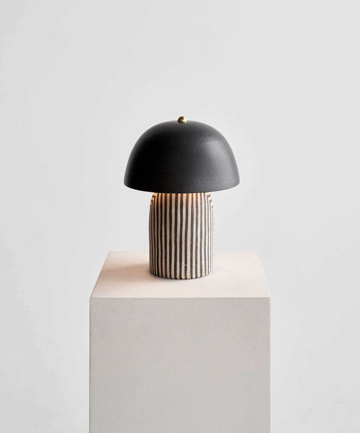 Tera Lamp - Stripe (Black Shade)