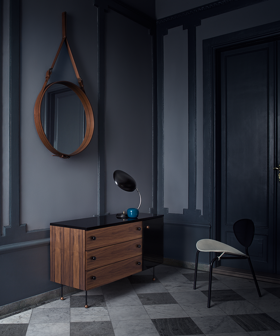 AdnetWallMirrorCircular_62Sideboard_CobraTableLamp_NagasakiDiningChair