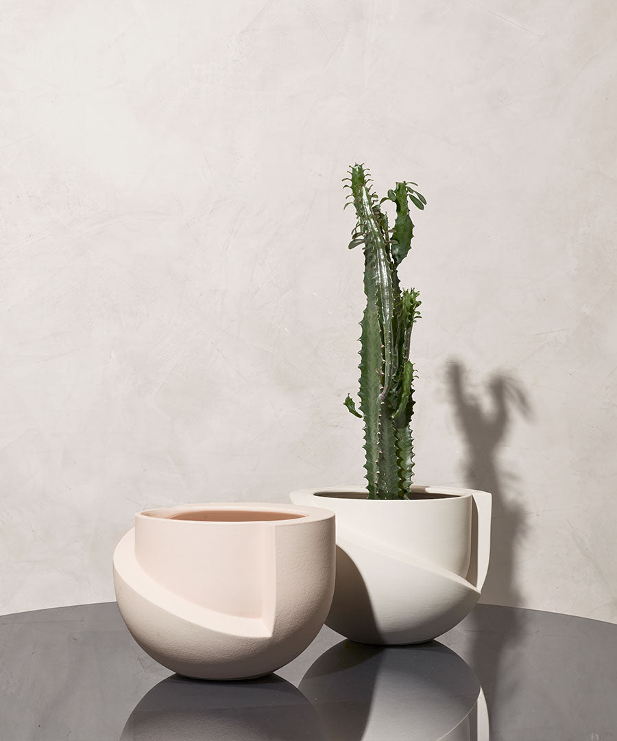 Vayu Tabletop Planter