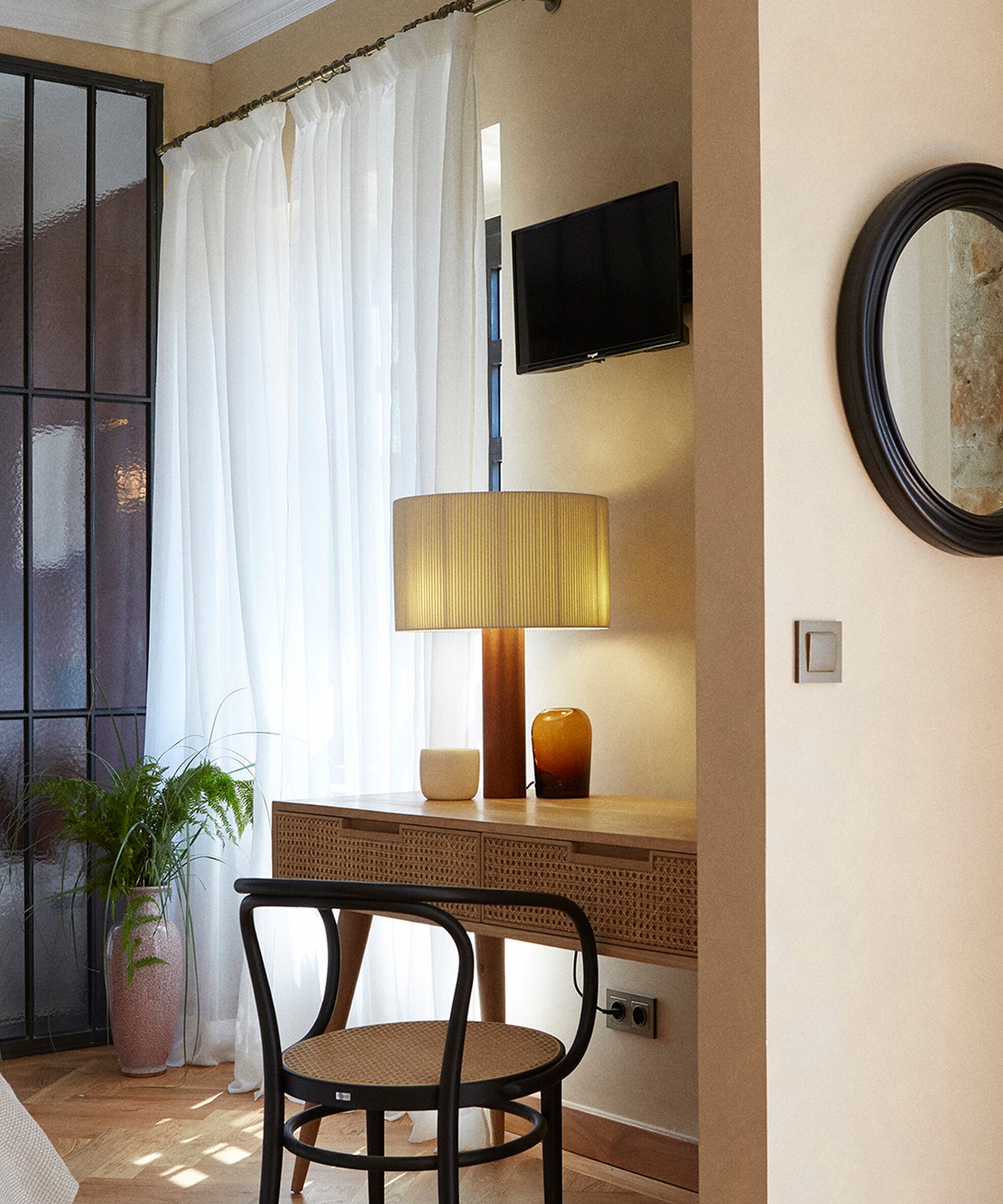 Moragas Table Lamp