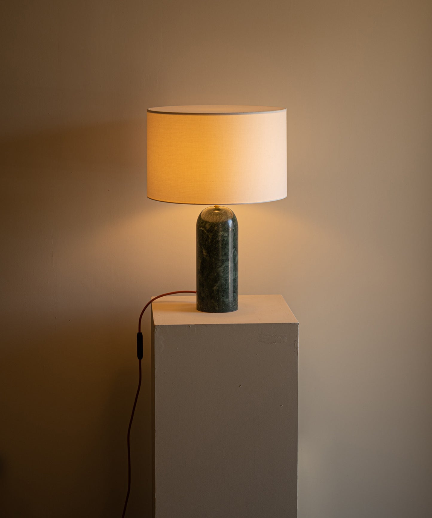 Pura Table Lamp