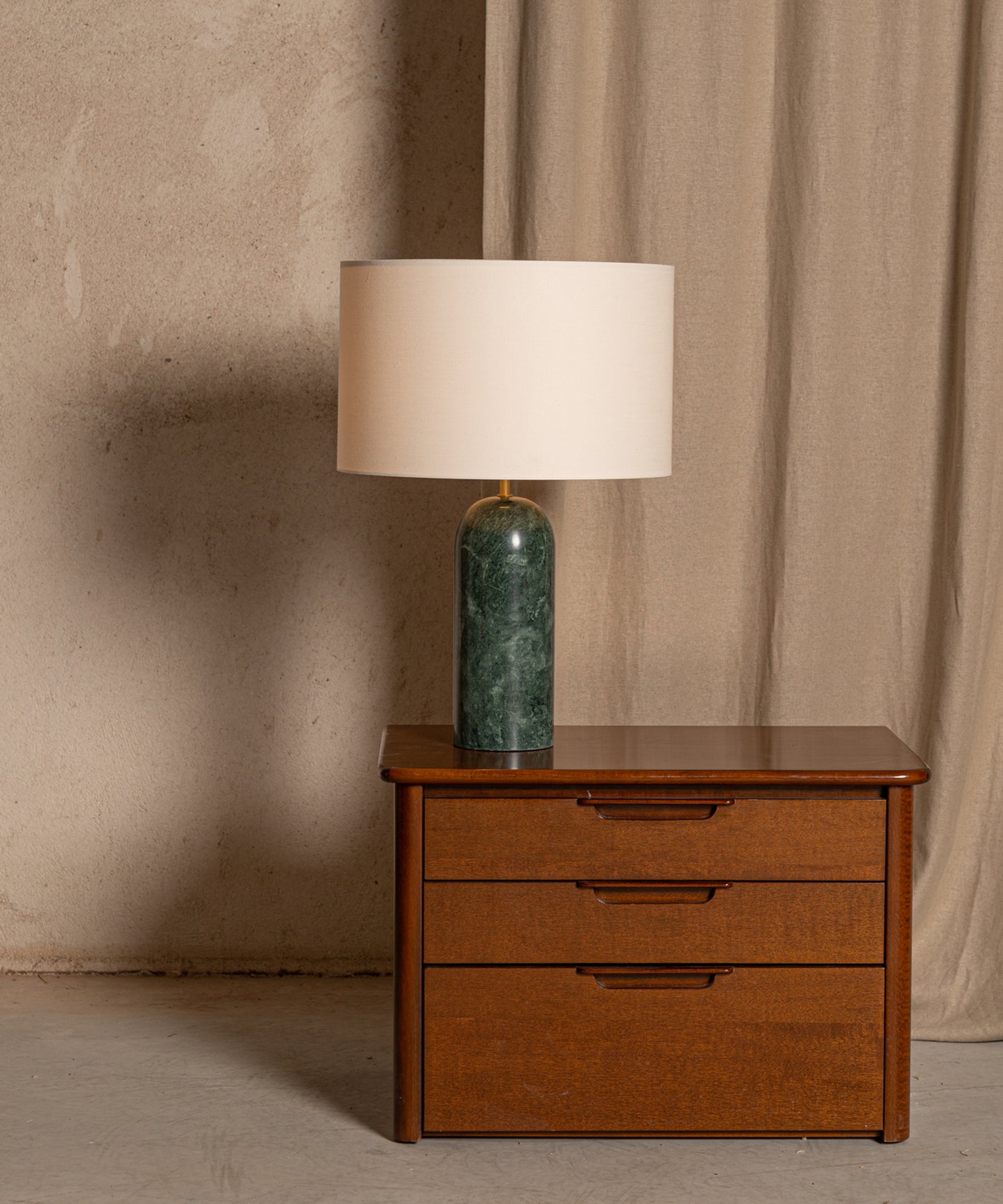 Pura Table Lamp