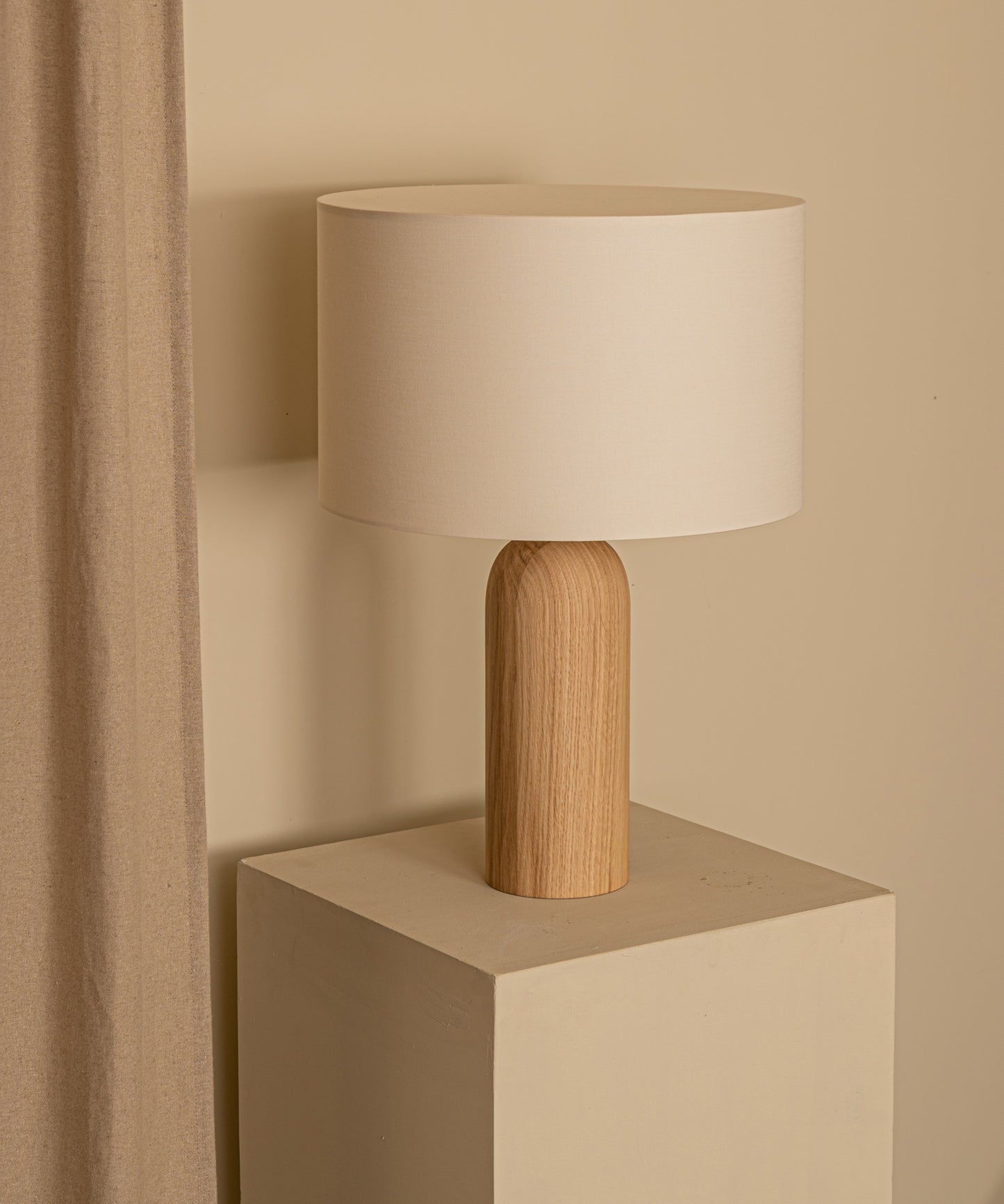 Pura Table Lamp