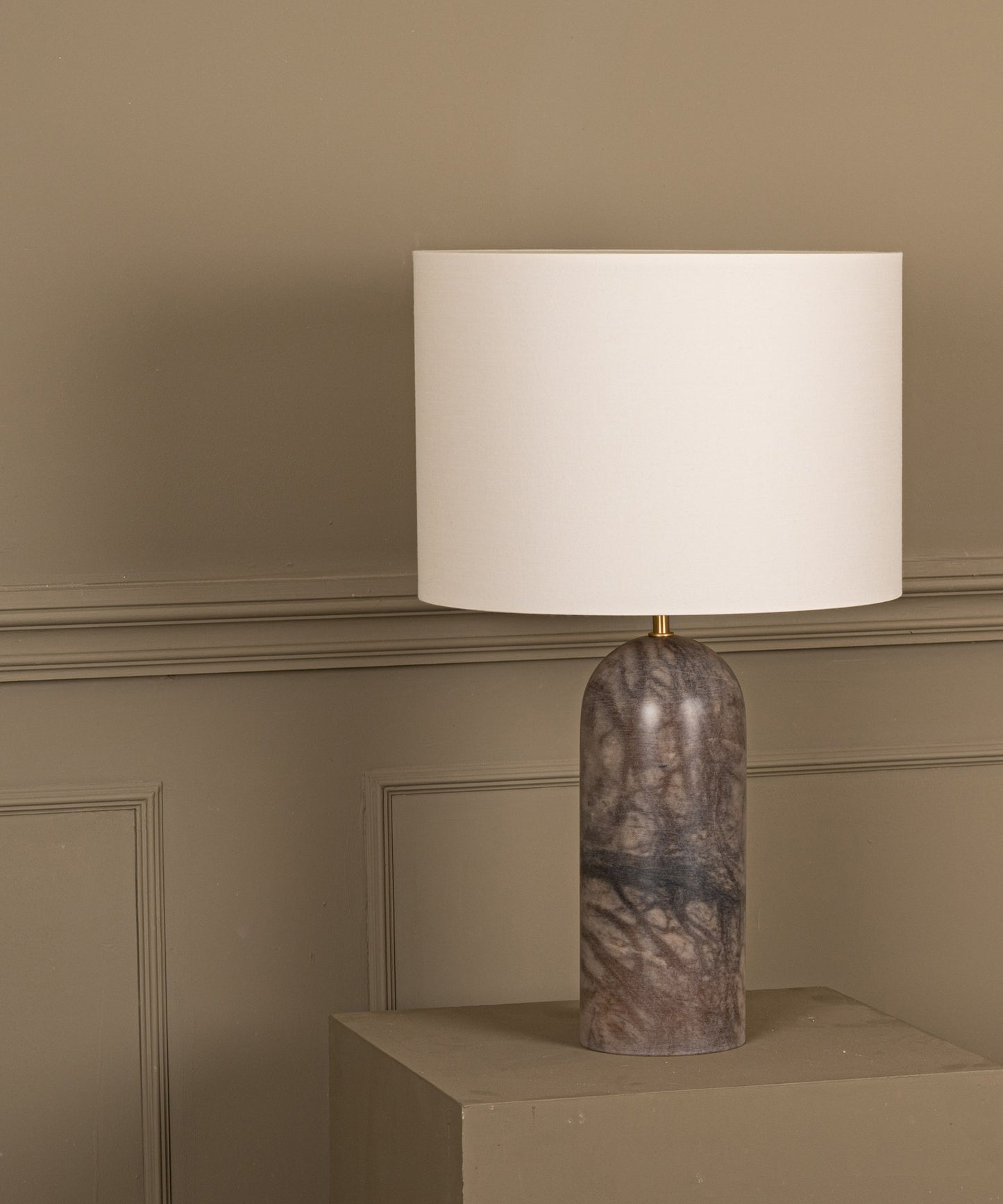 Pura Table Lamp