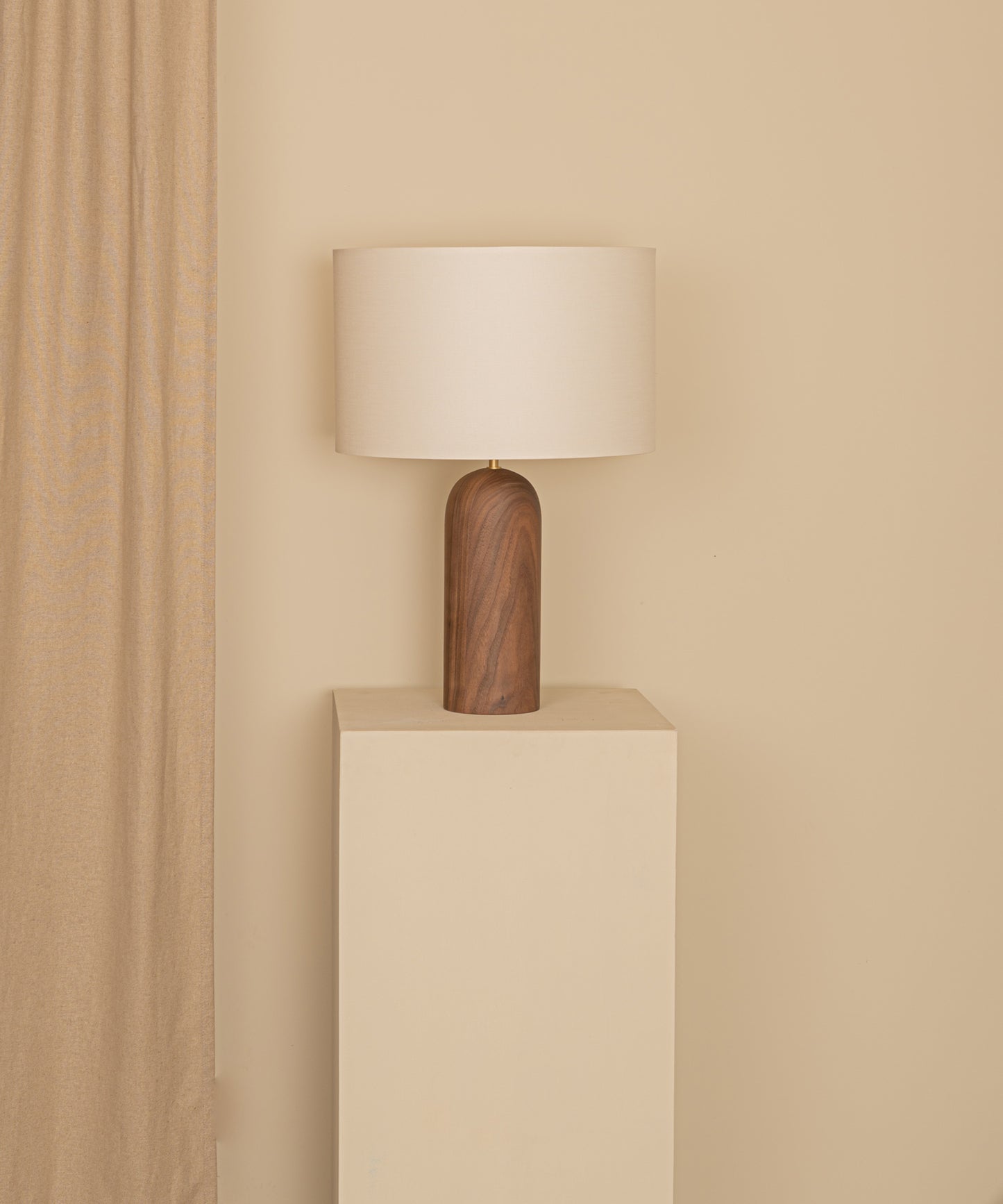 Pura Table Lamp