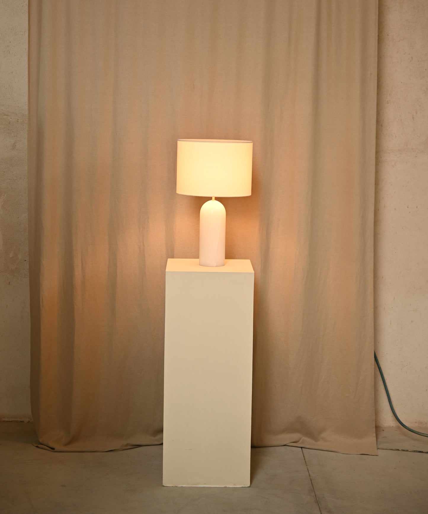 Pura Table Lamp