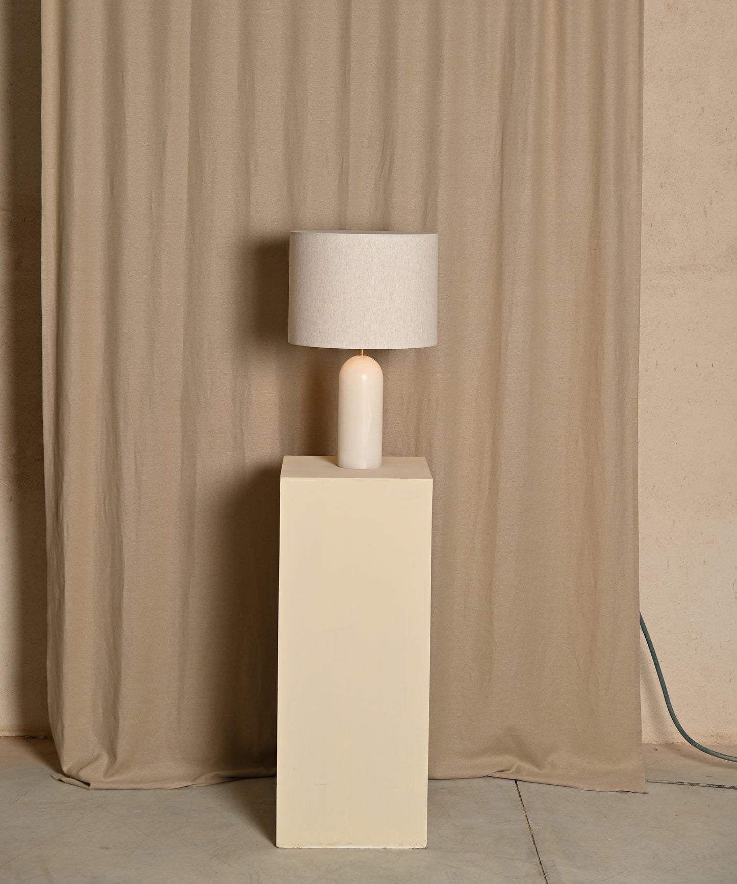 Pura Table Lamp