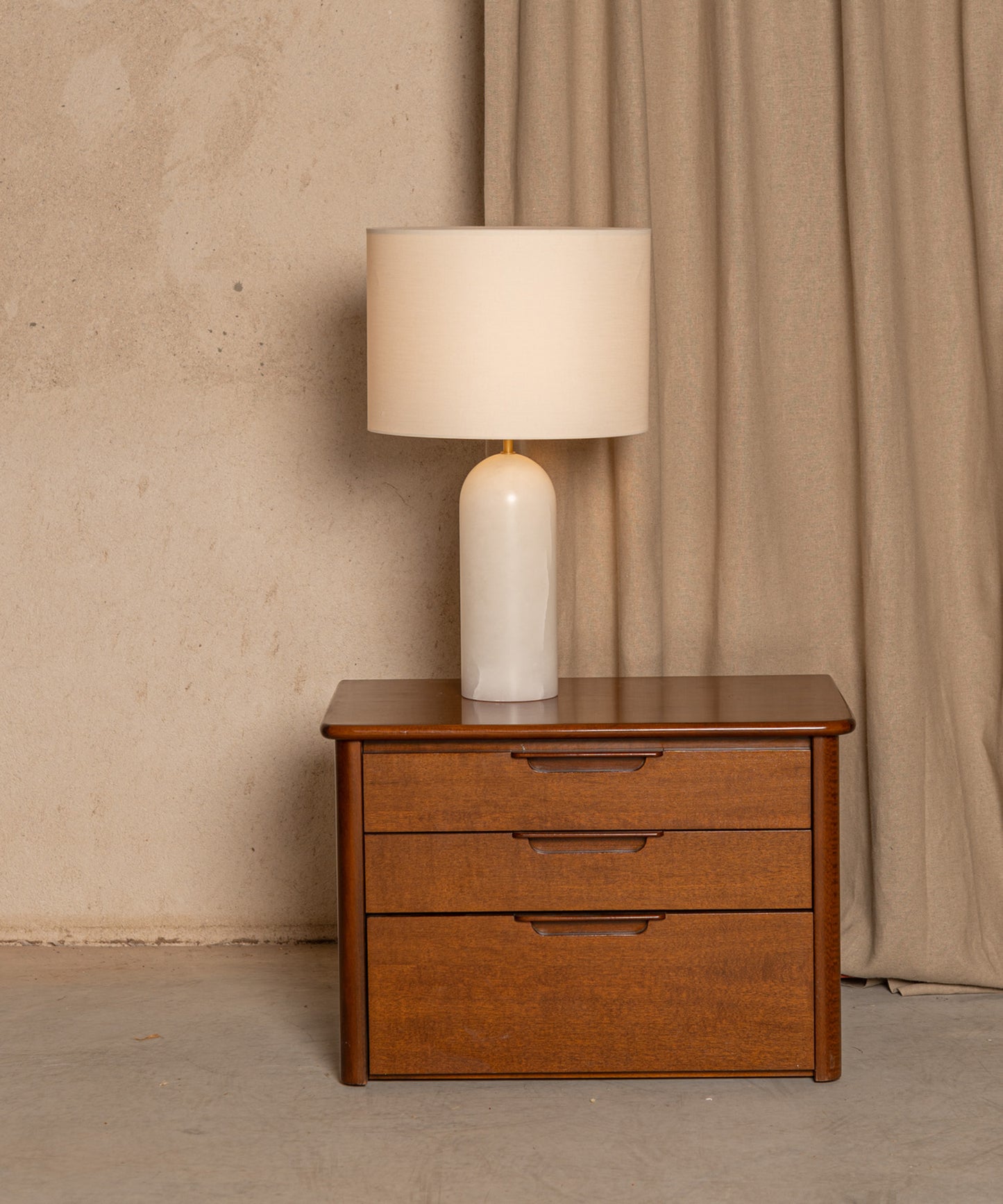 Pura Table Lamp