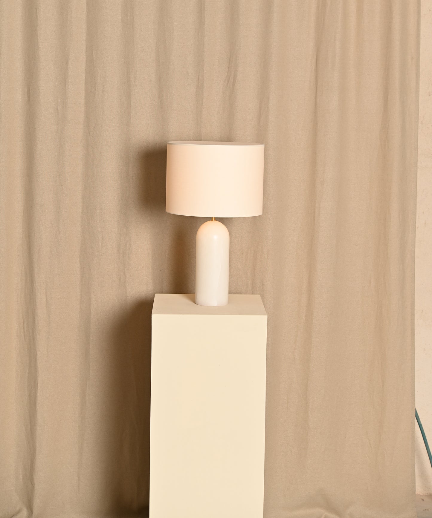 Pura Table Lamp