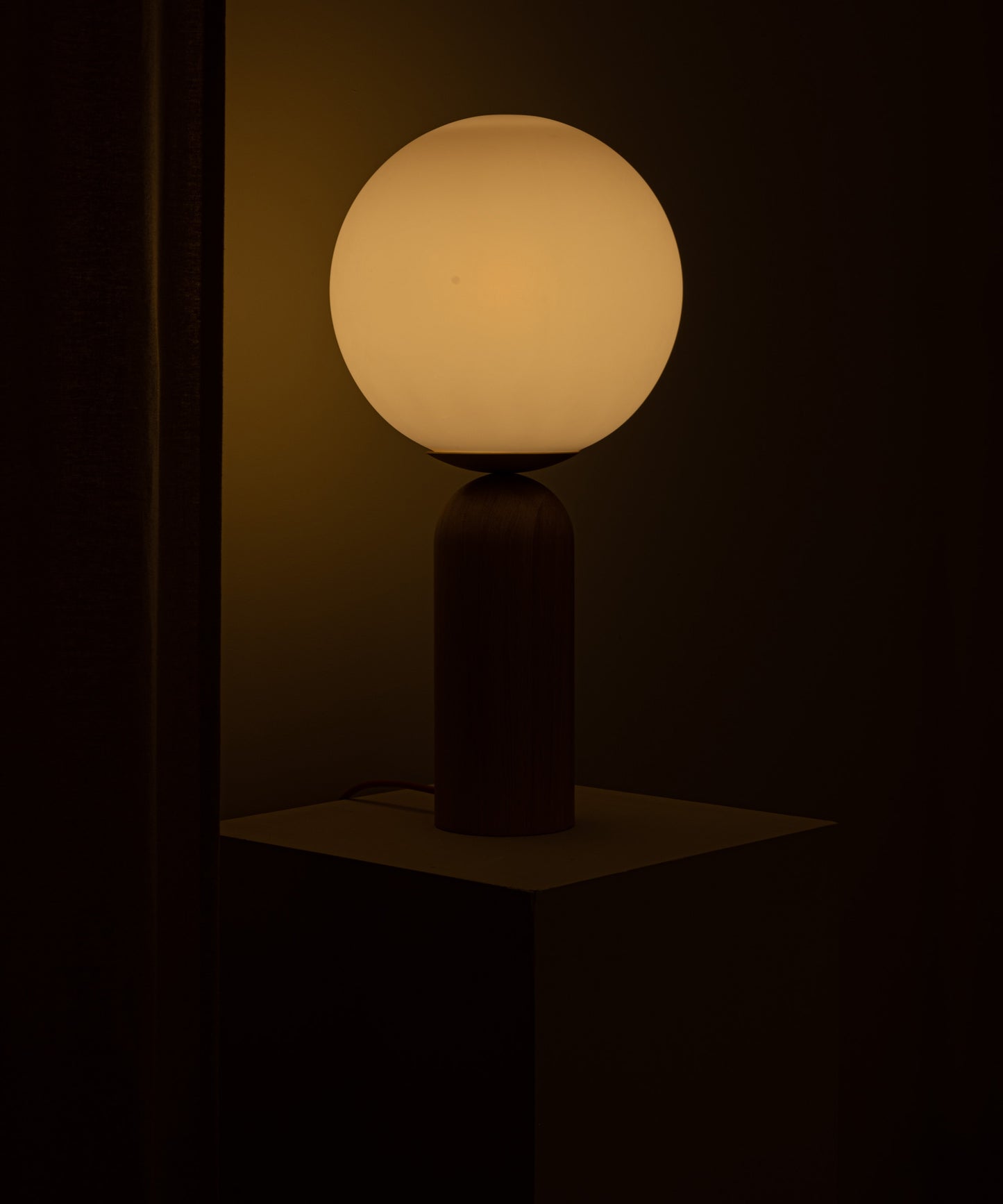 Atlas Table Lamp