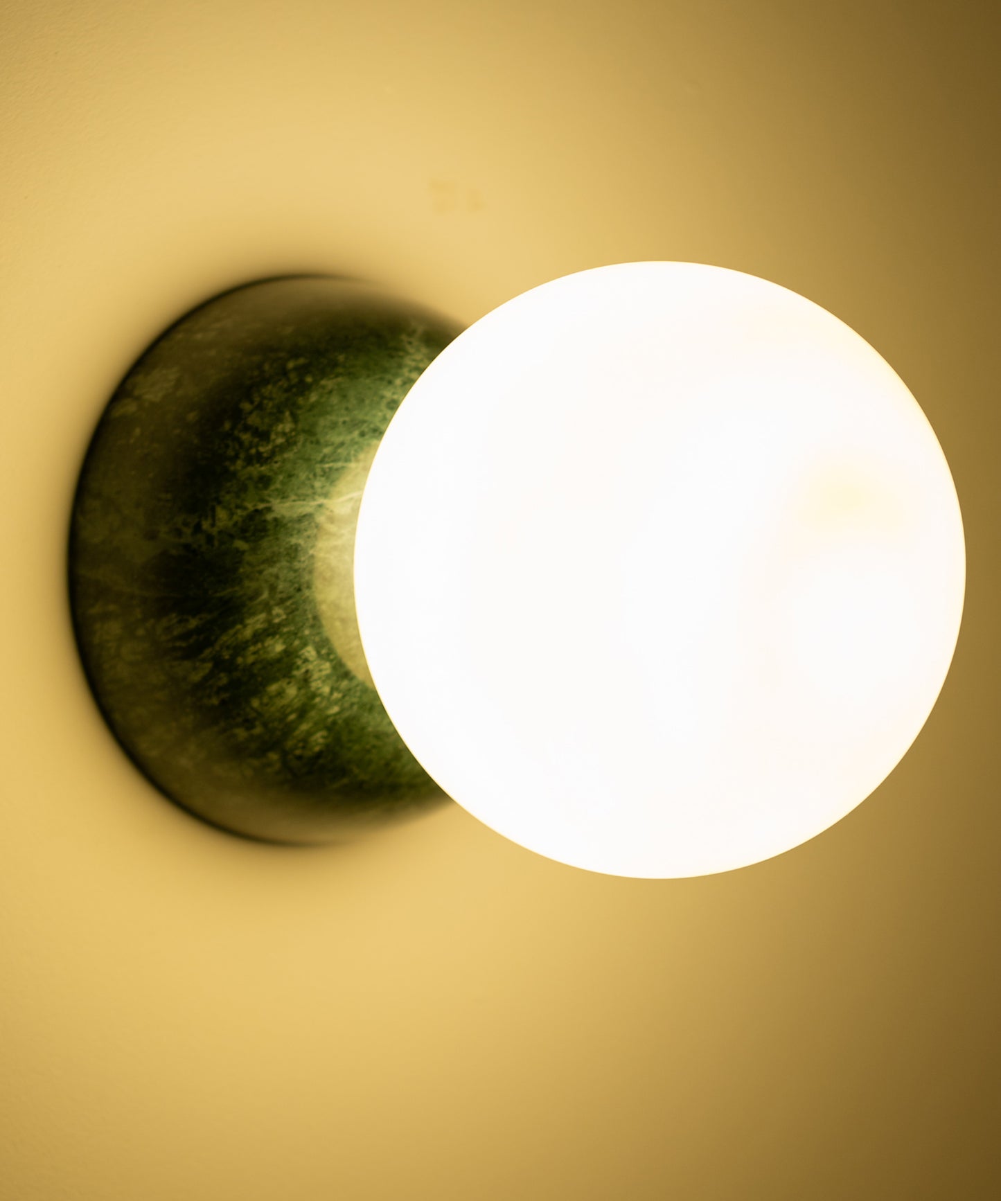 Eklipso Sconce