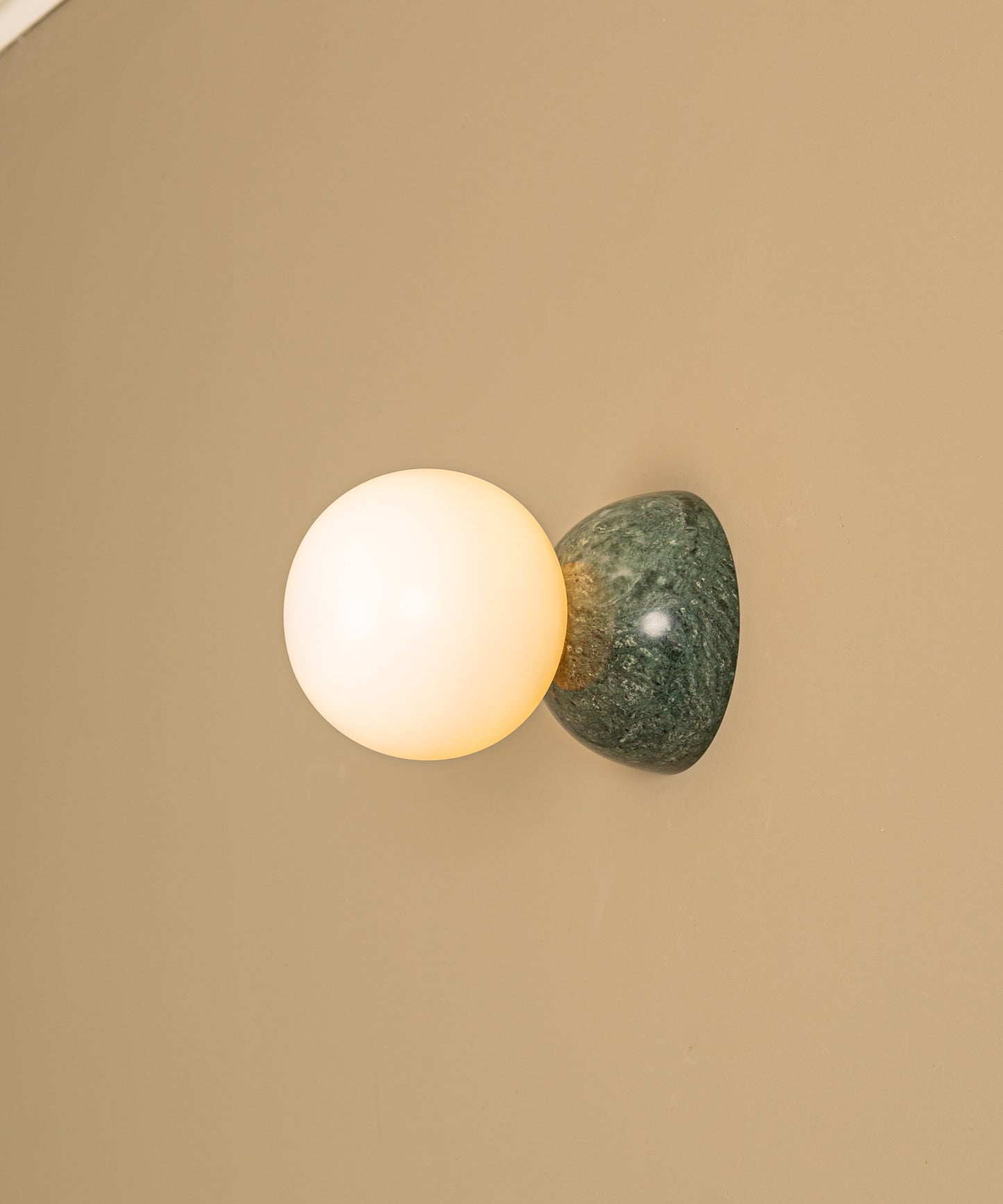 Eklipso Sconce