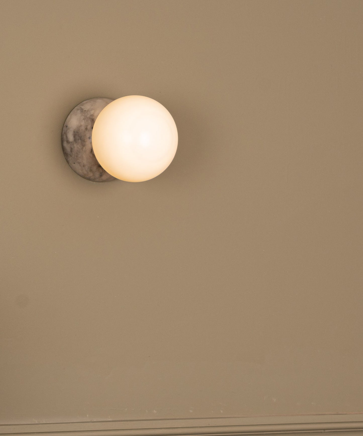 Eklipso Sconce