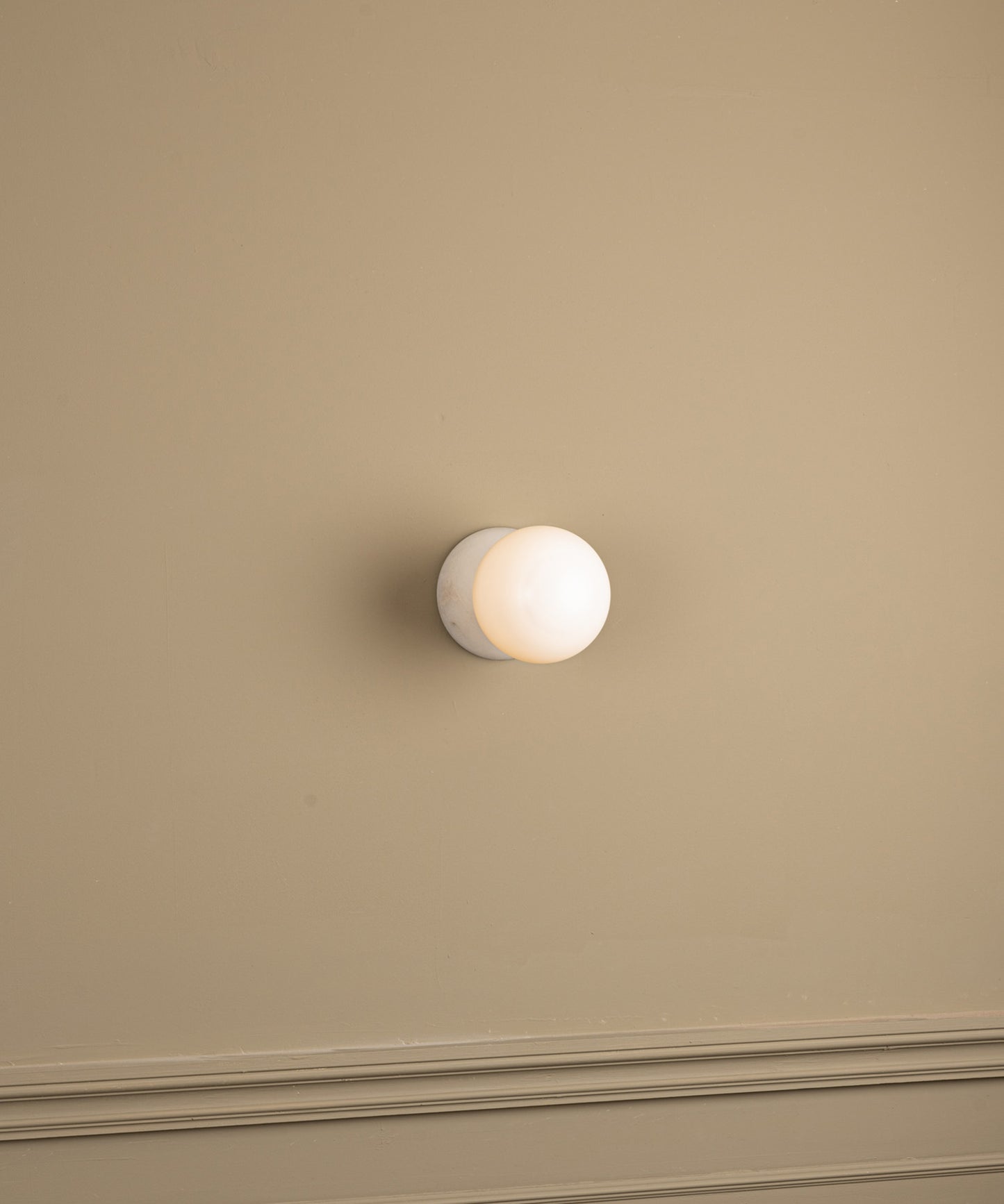Eklipso Sconce