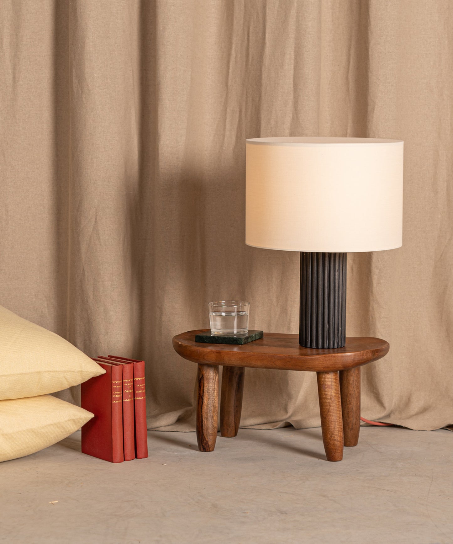 Flutita Table Lamp