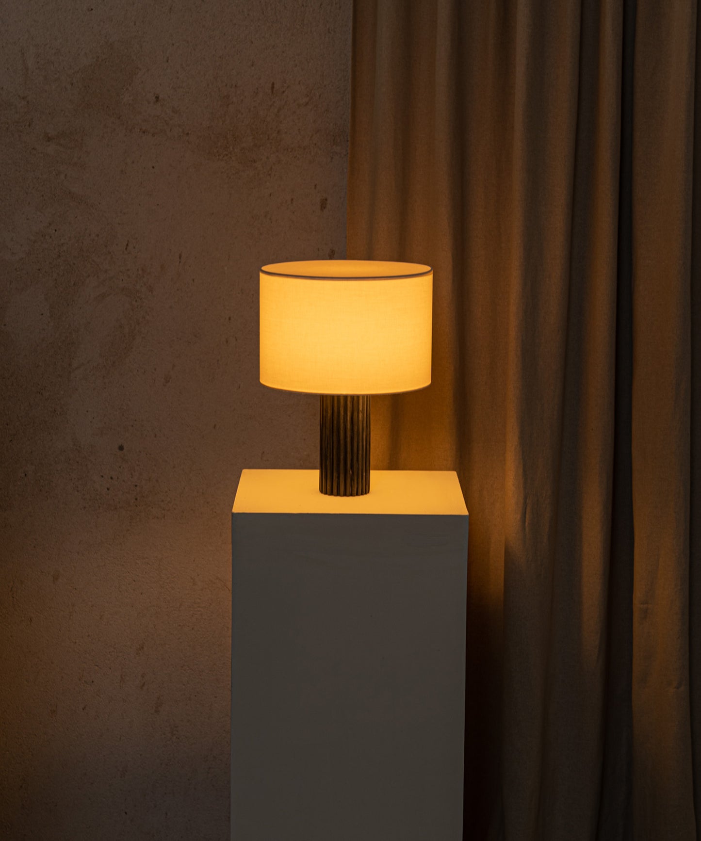 Flutita Table Lamp