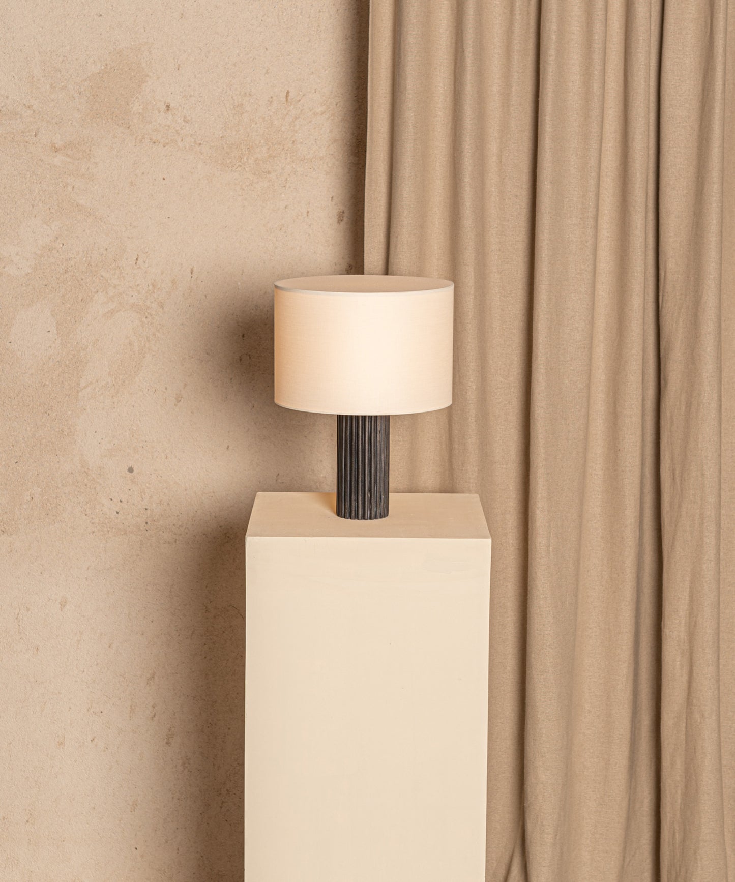 Flutita Table Lamp