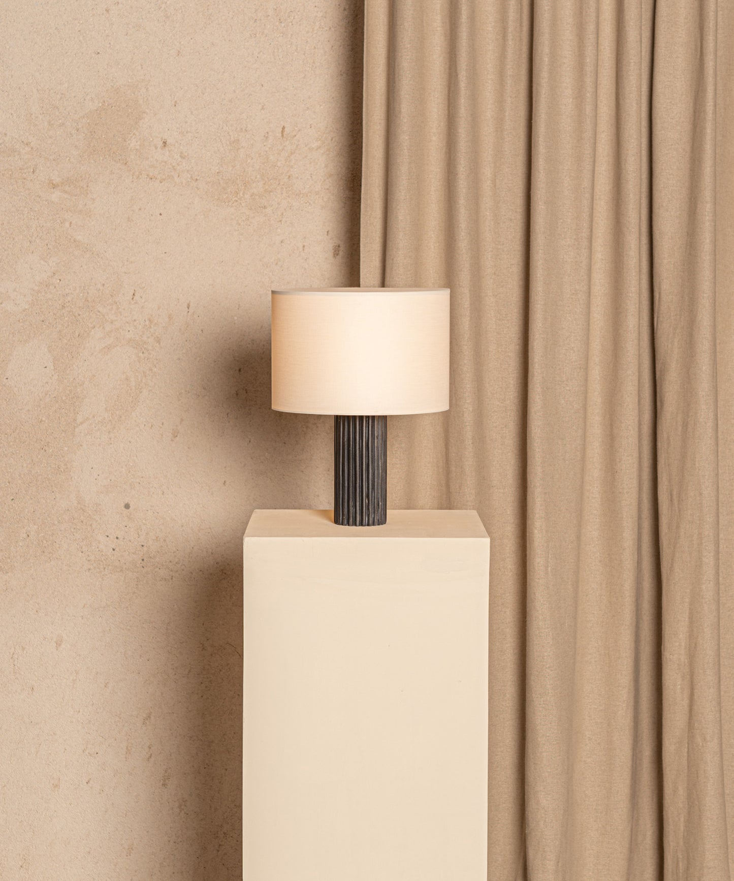 Flutita Table Lamp