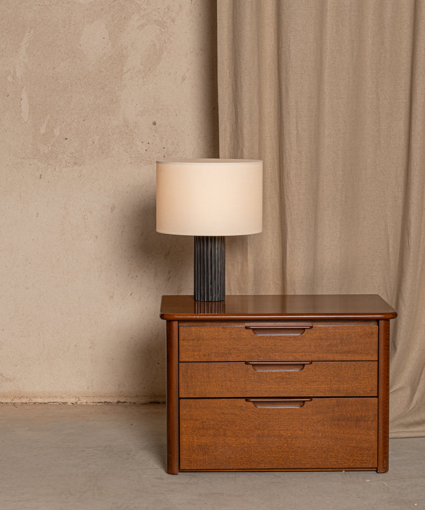 Flutita Table Lamp