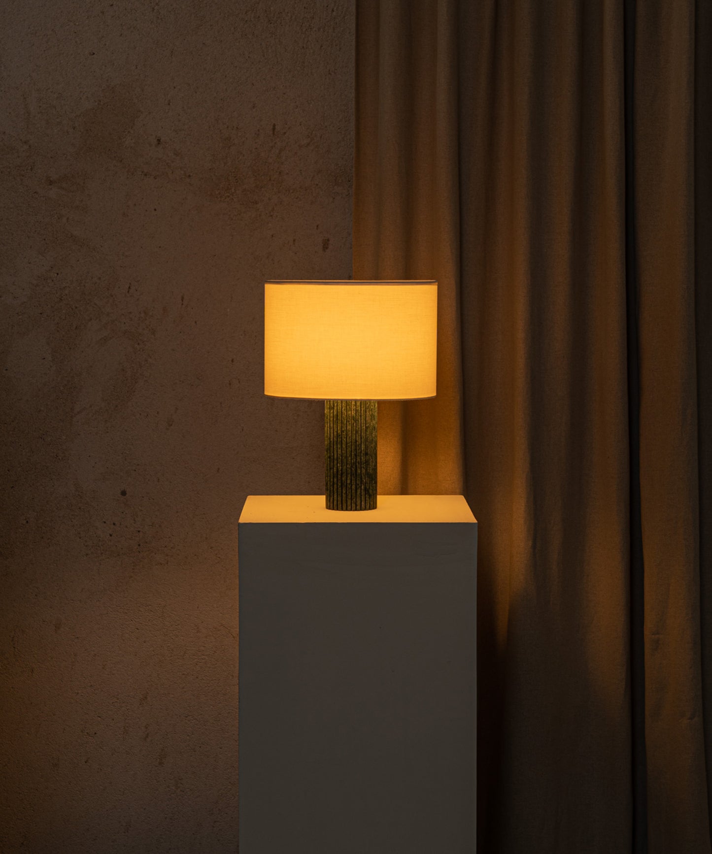 Flutita Table Lamp
