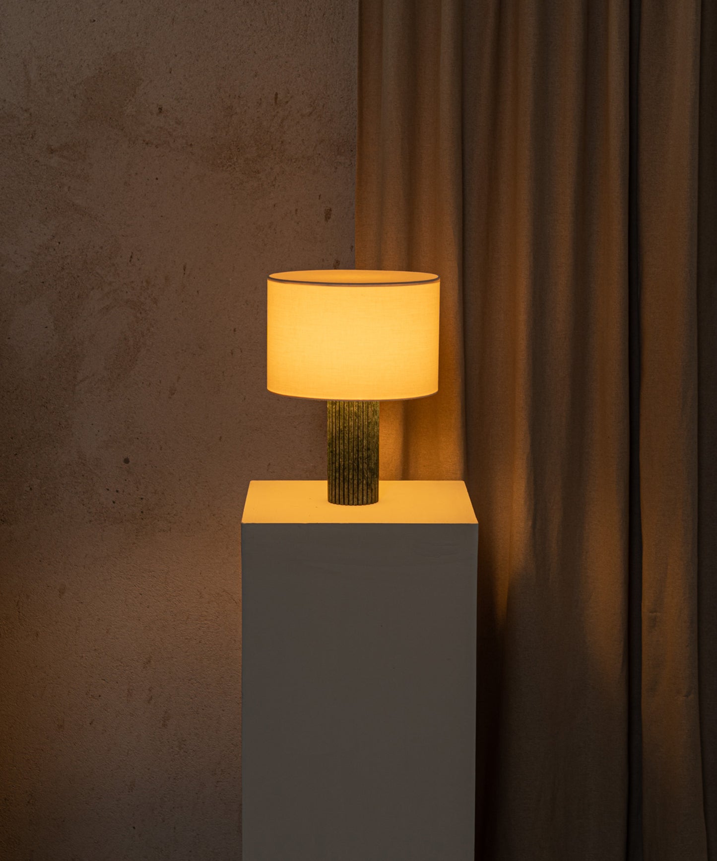 Flutita Table Lamp