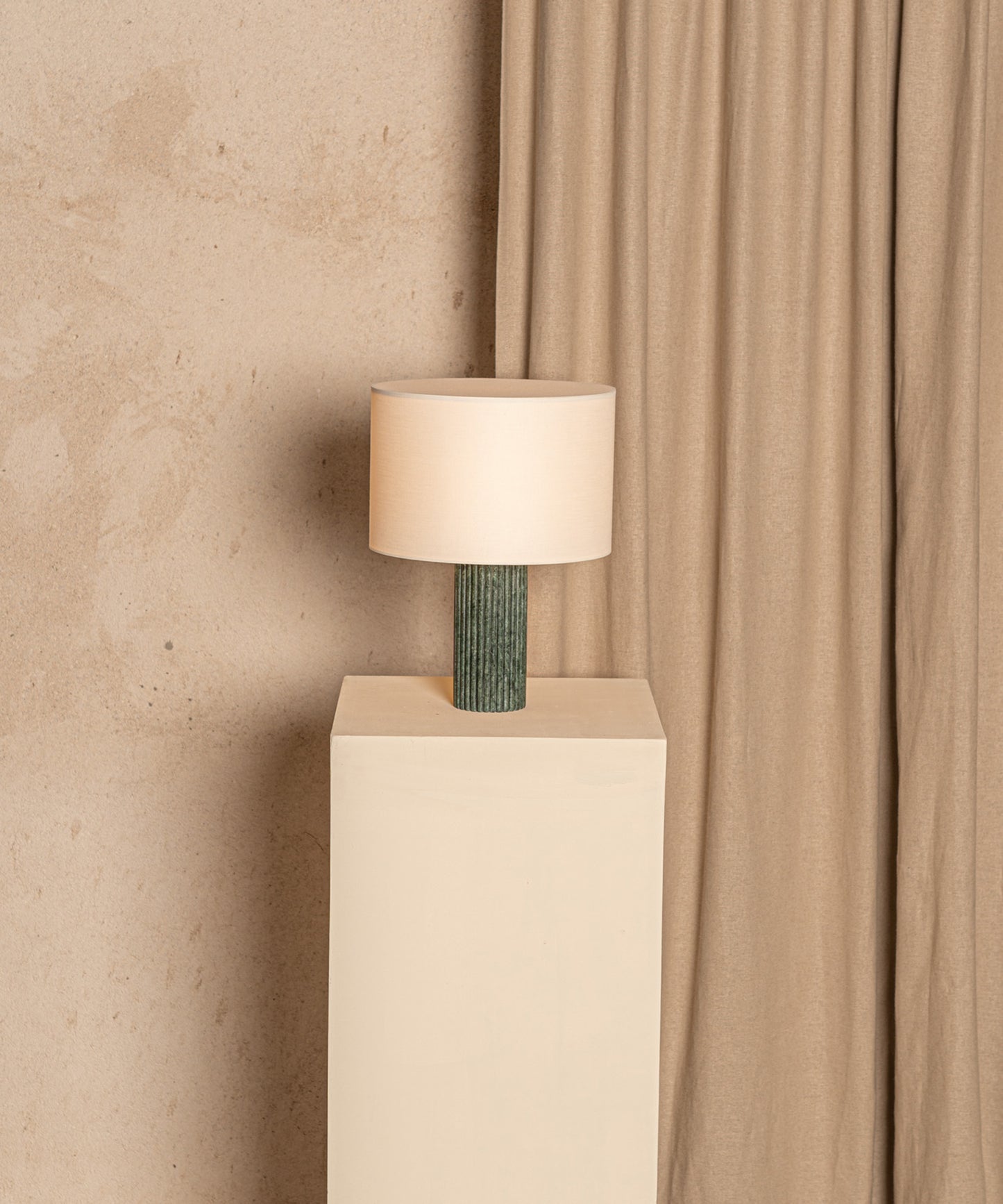 Flutita Table Lamp