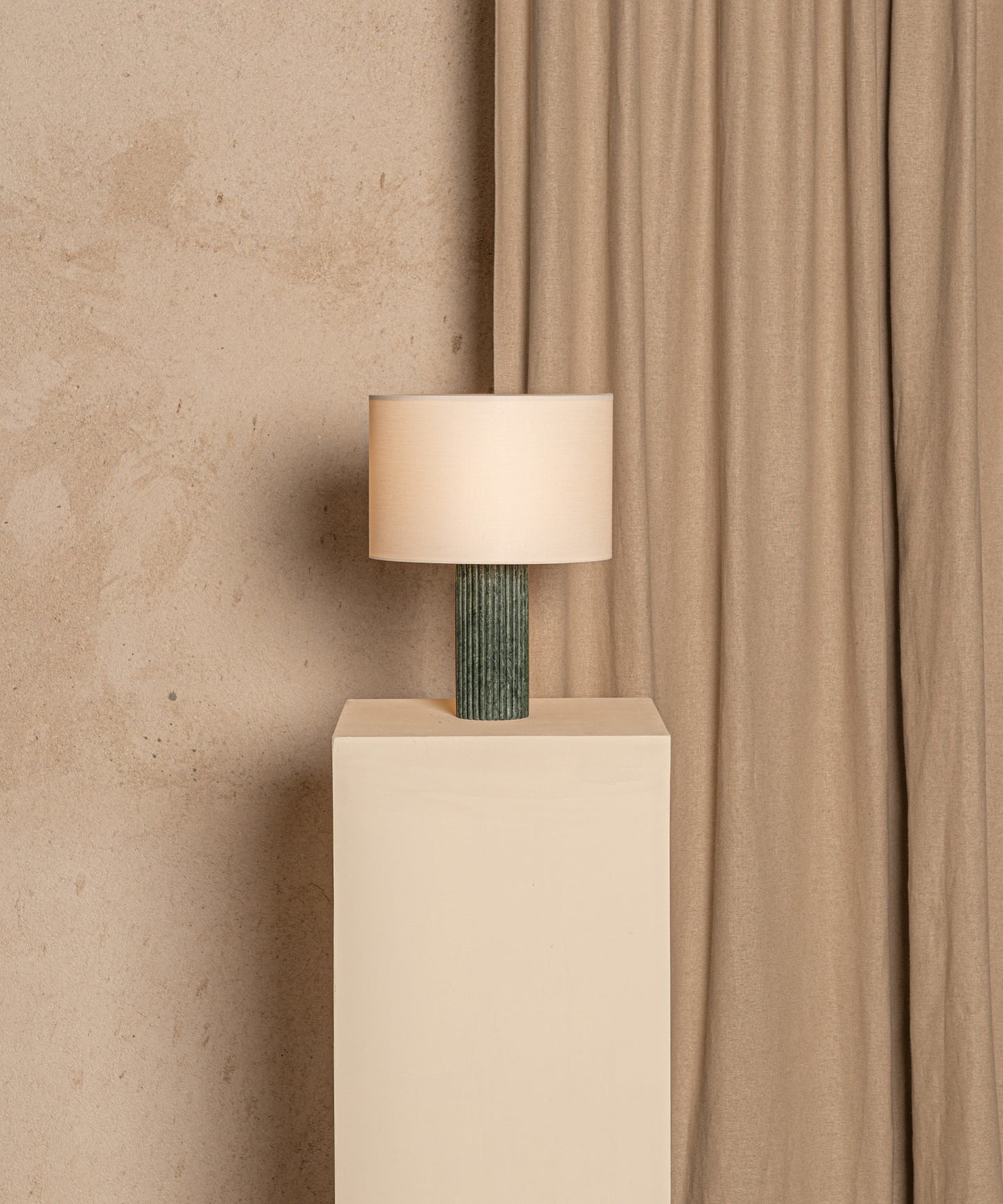 Flutita Table Lamp
