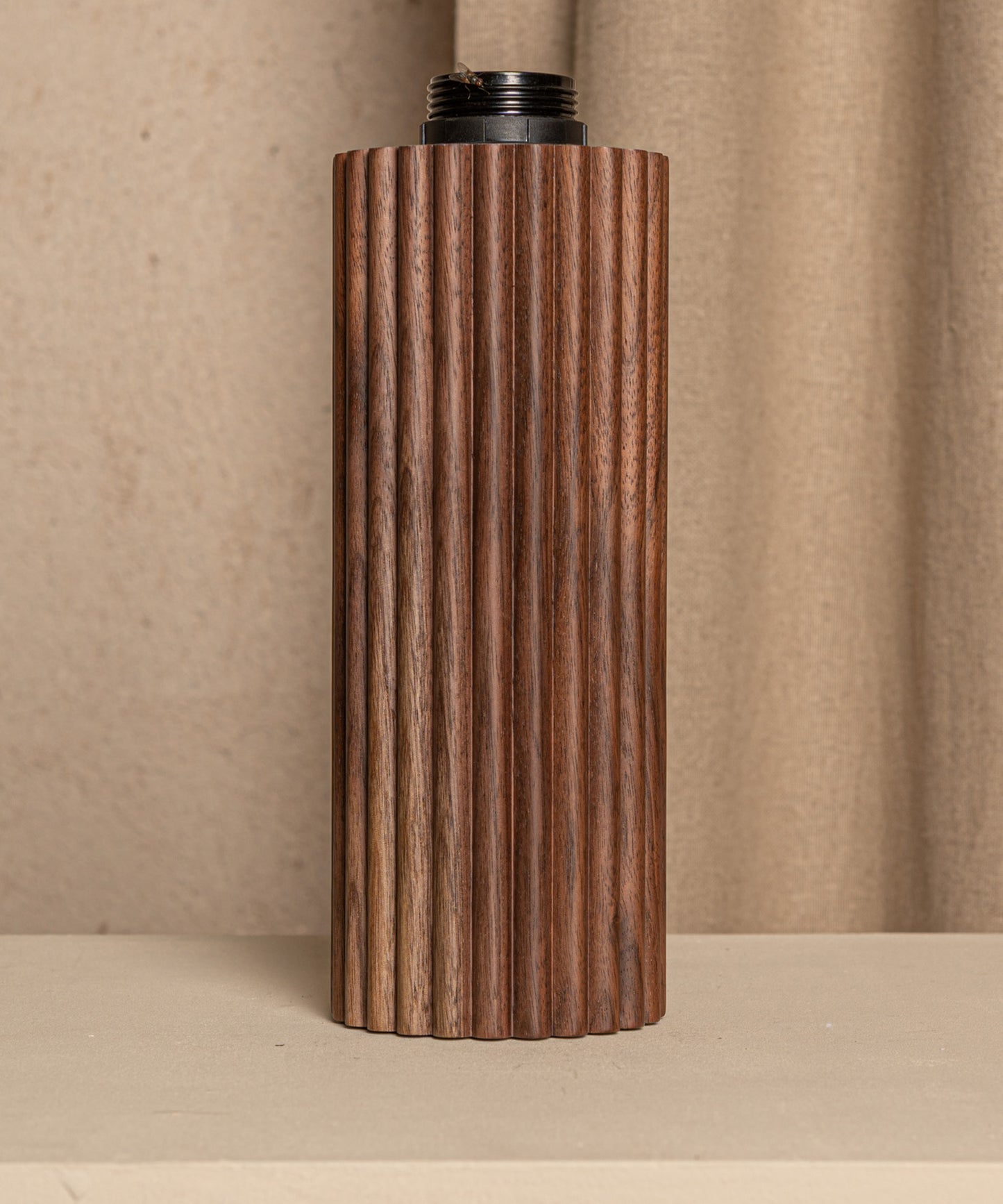 Flutita Table Lamp