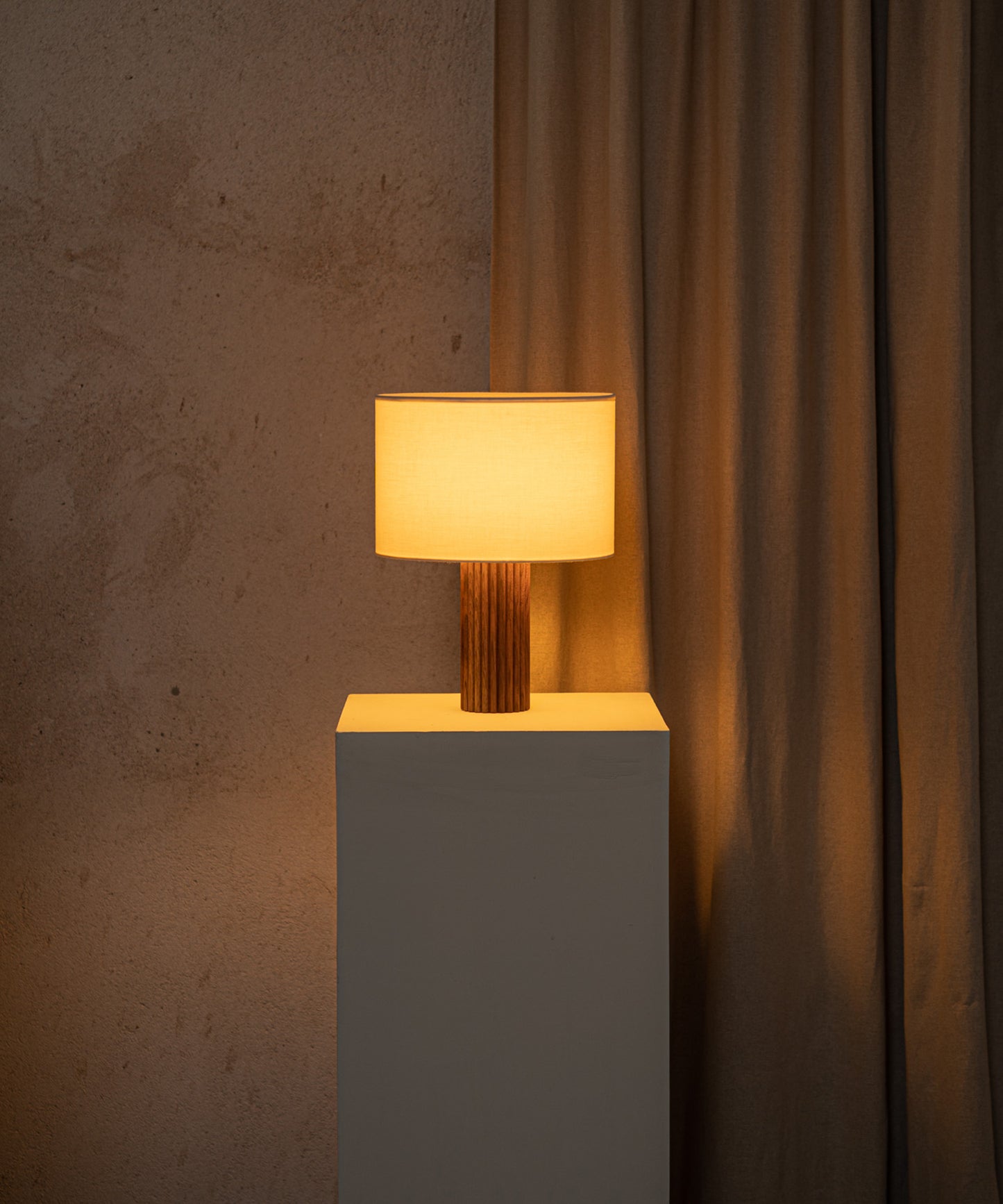 Flutita Table Lamp