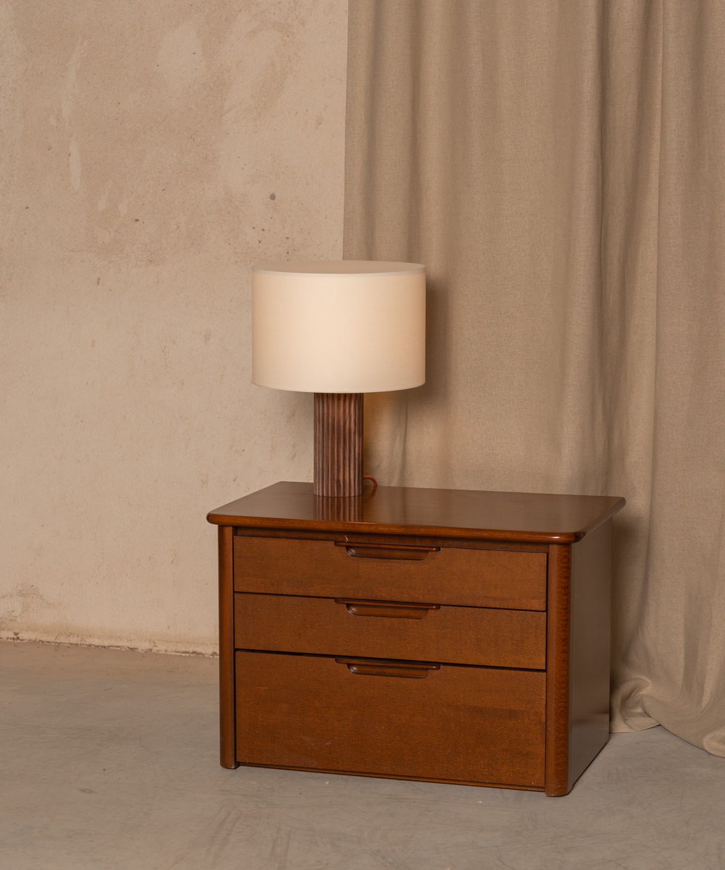 Flutita Table Lamp
