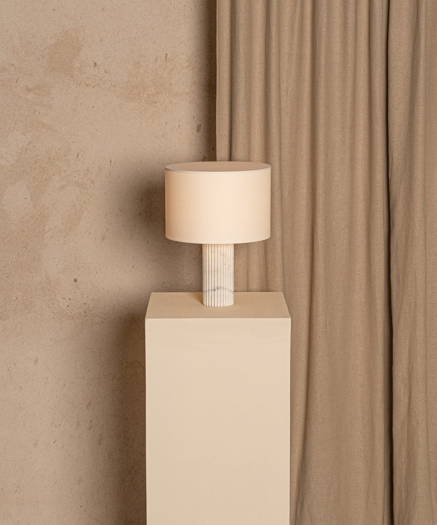 Flutita Table Lamp