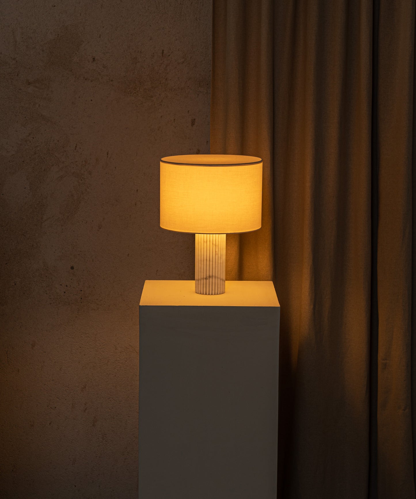 Flutita Table Lamp