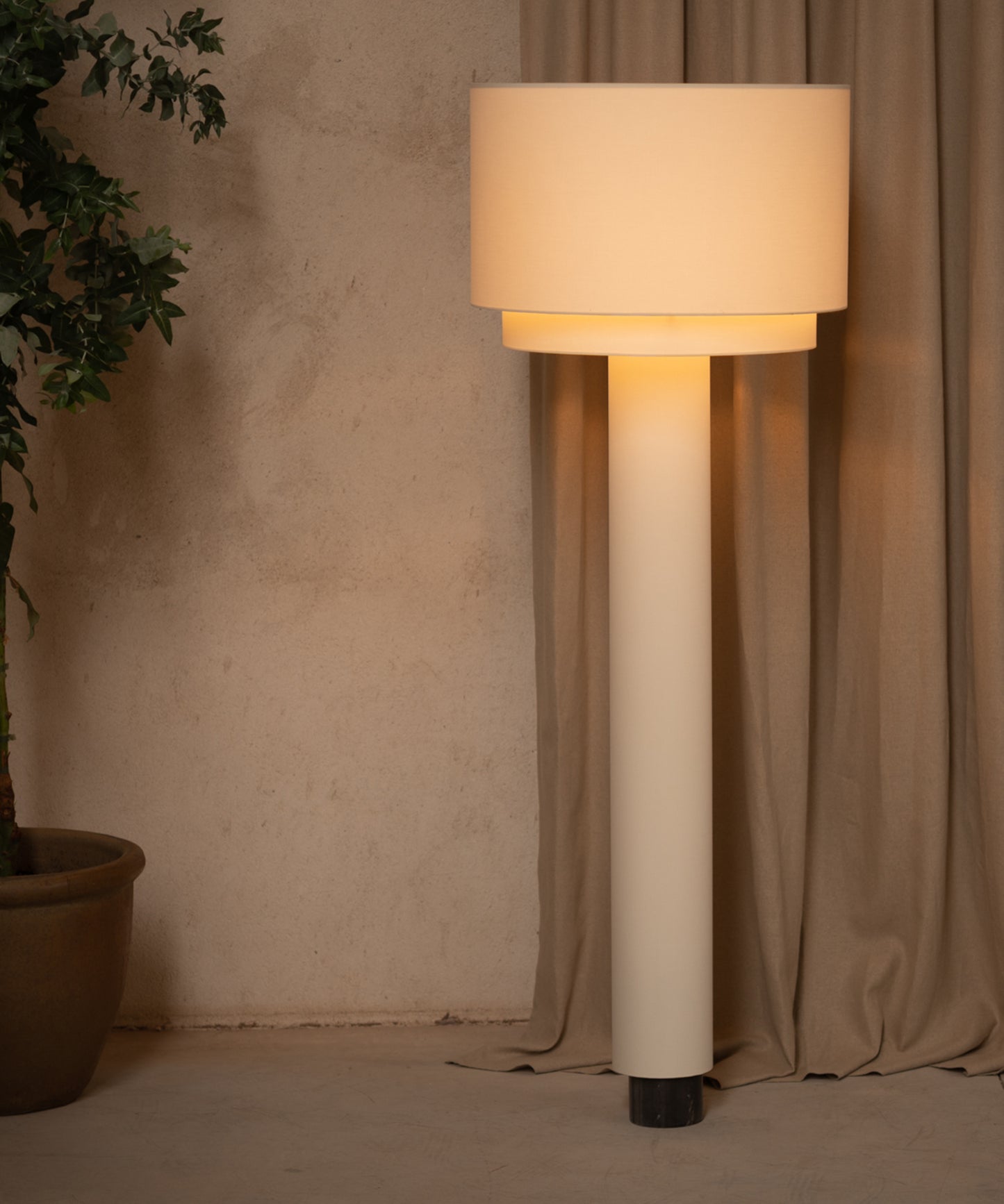 Kolumno Floor Lamp