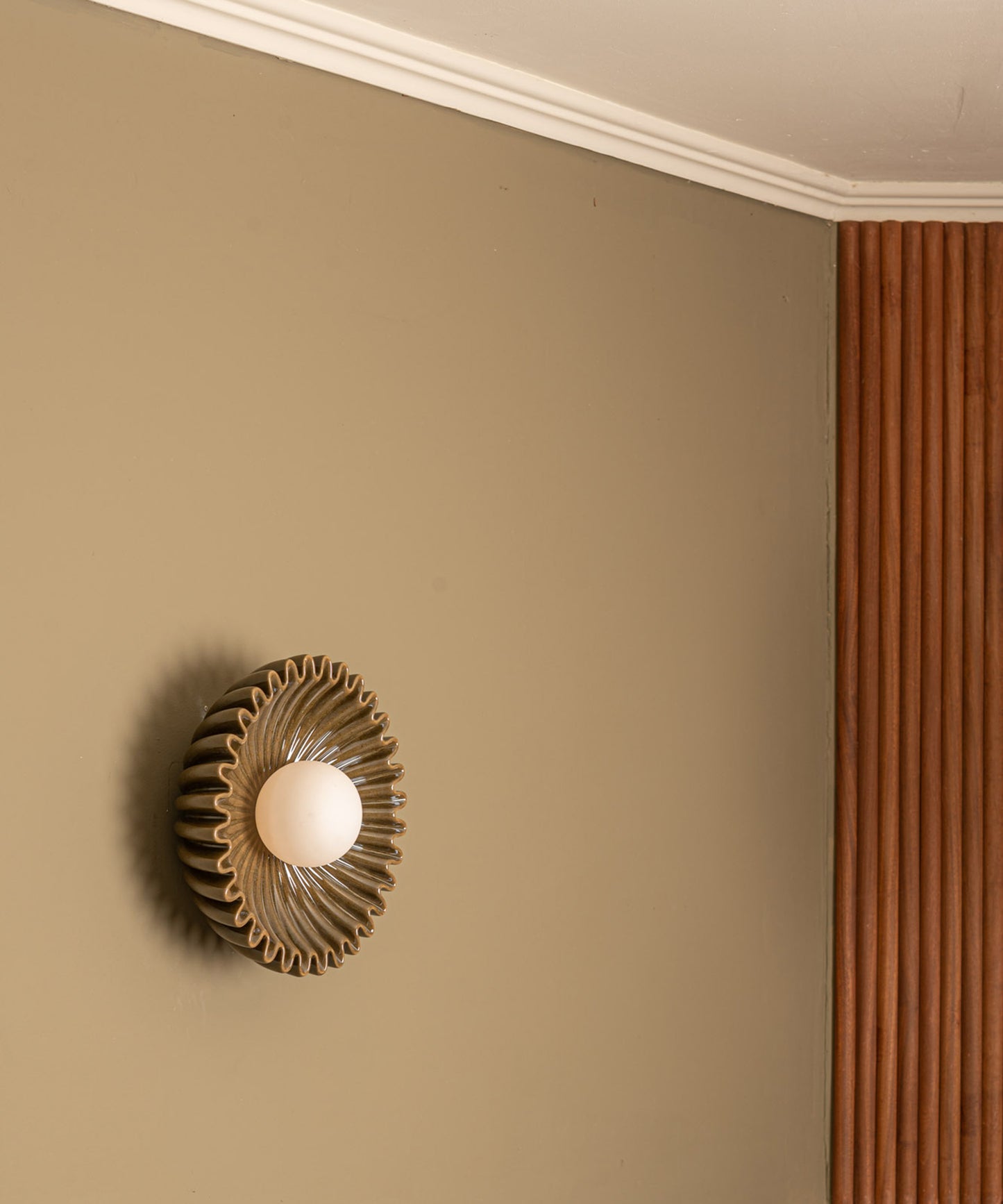 Ostro Sconce
