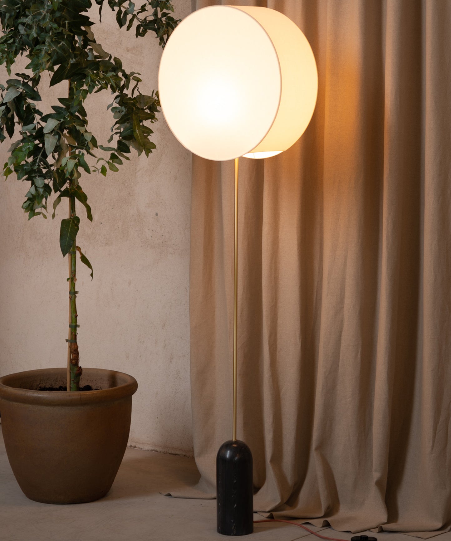Pendolo Floor Lamp