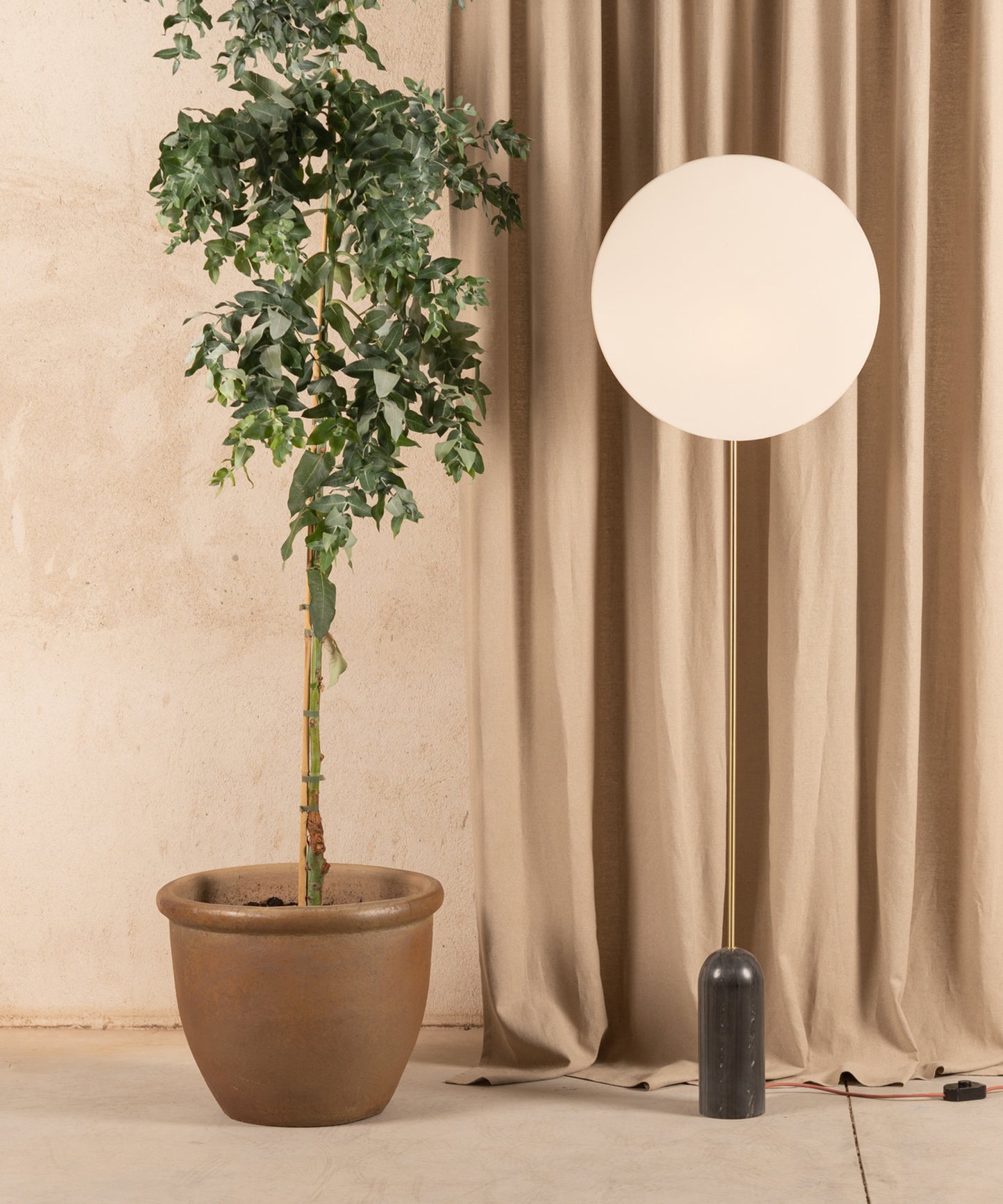 Pendolo Floor Lamp