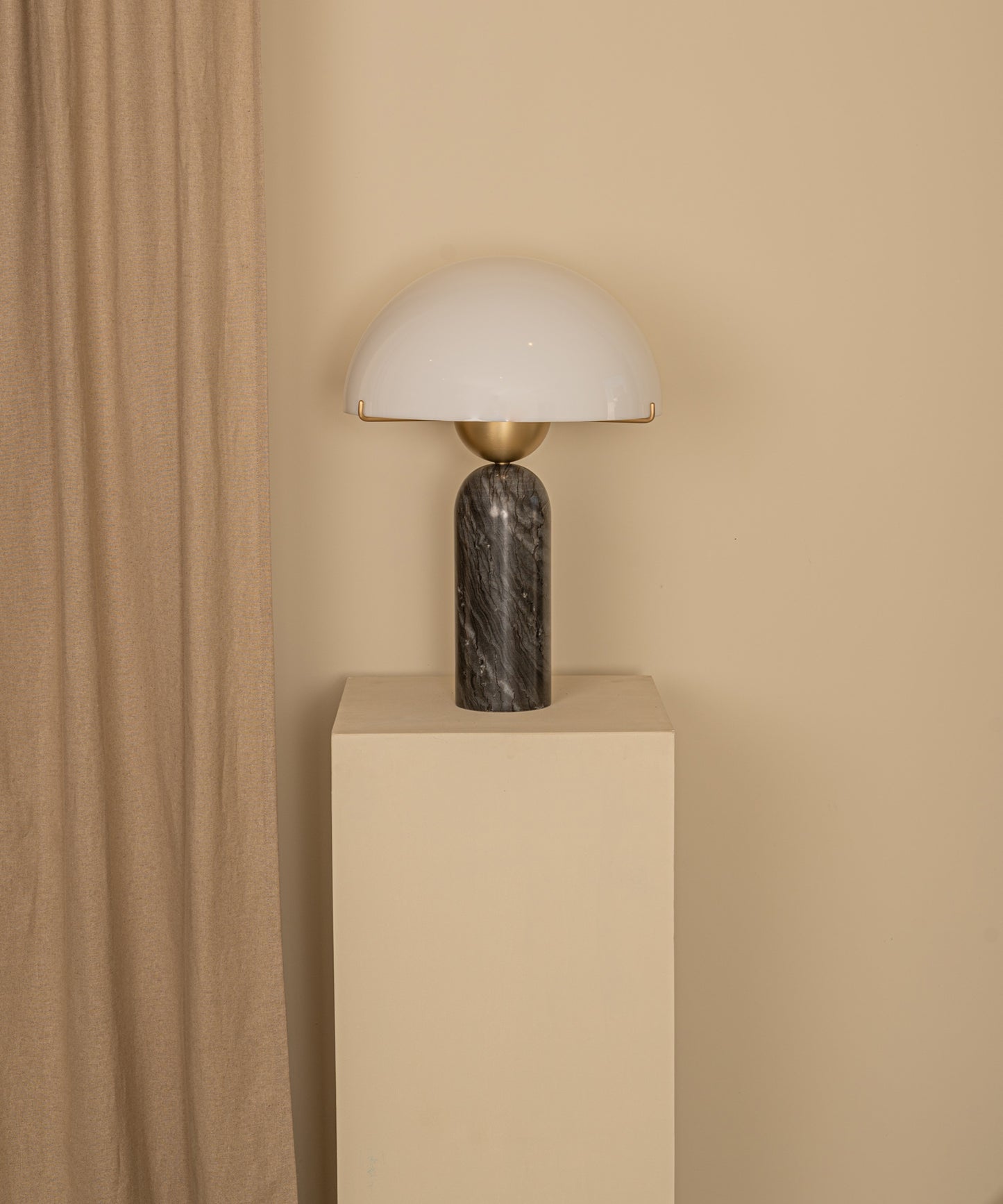 Peono Table Lamp